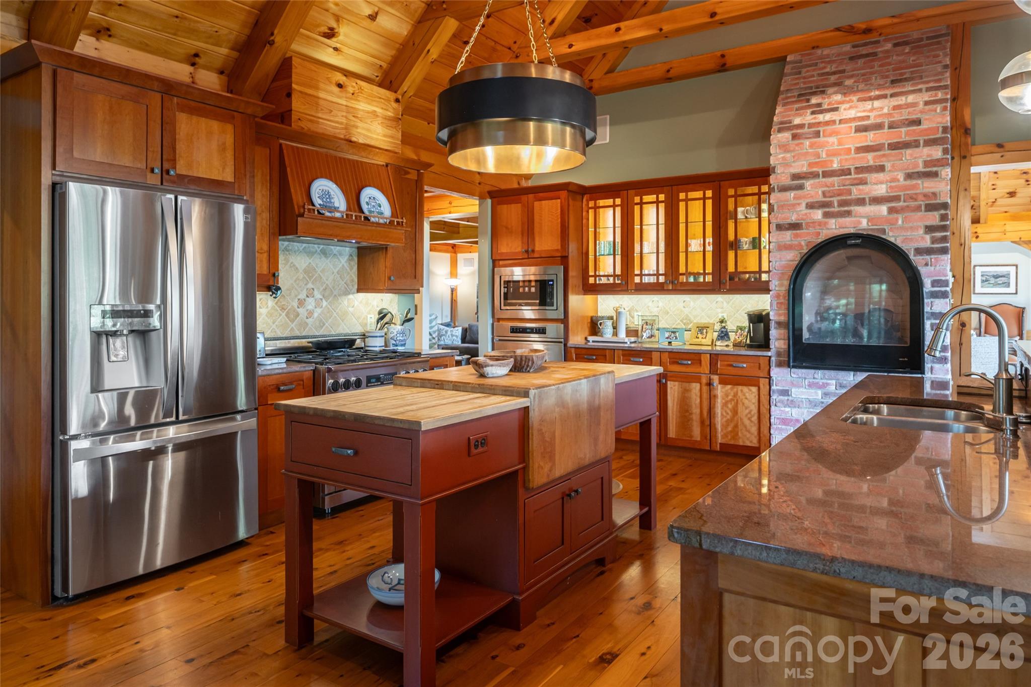 Gourmet Kitchen - 137 Bear Landing Drive, Hendersonville