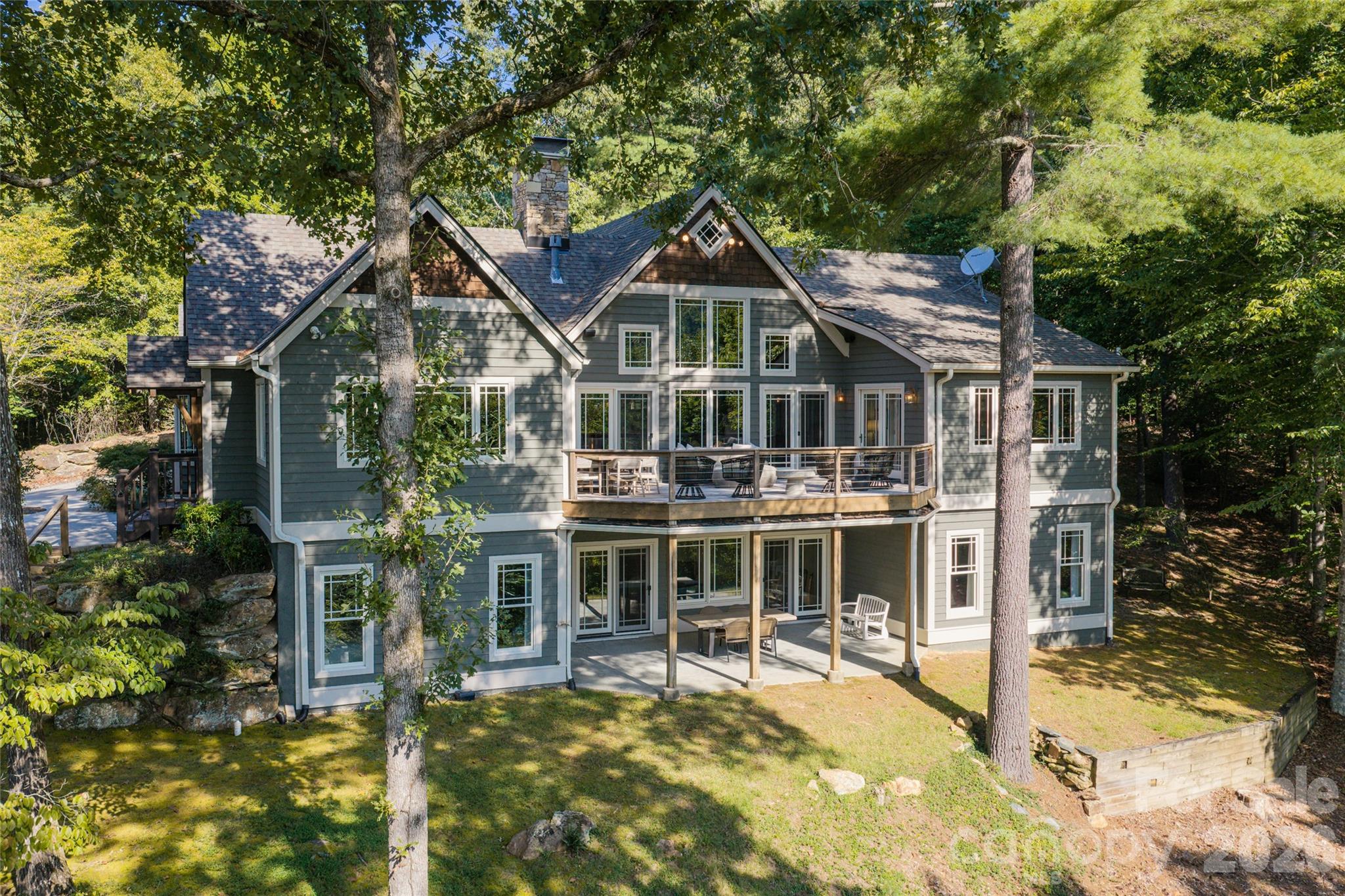 Rear view - 137 Bear Landing Drive, Hendersonville