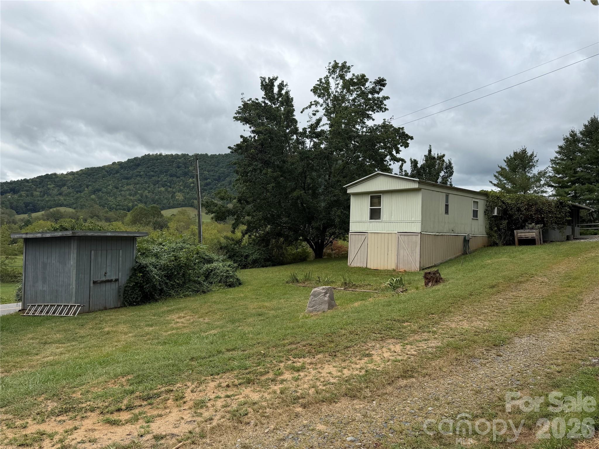 The home comes with a detached shed for storage. New well installed just 2 years ago too! - 418 Green Valley Road, Leicester