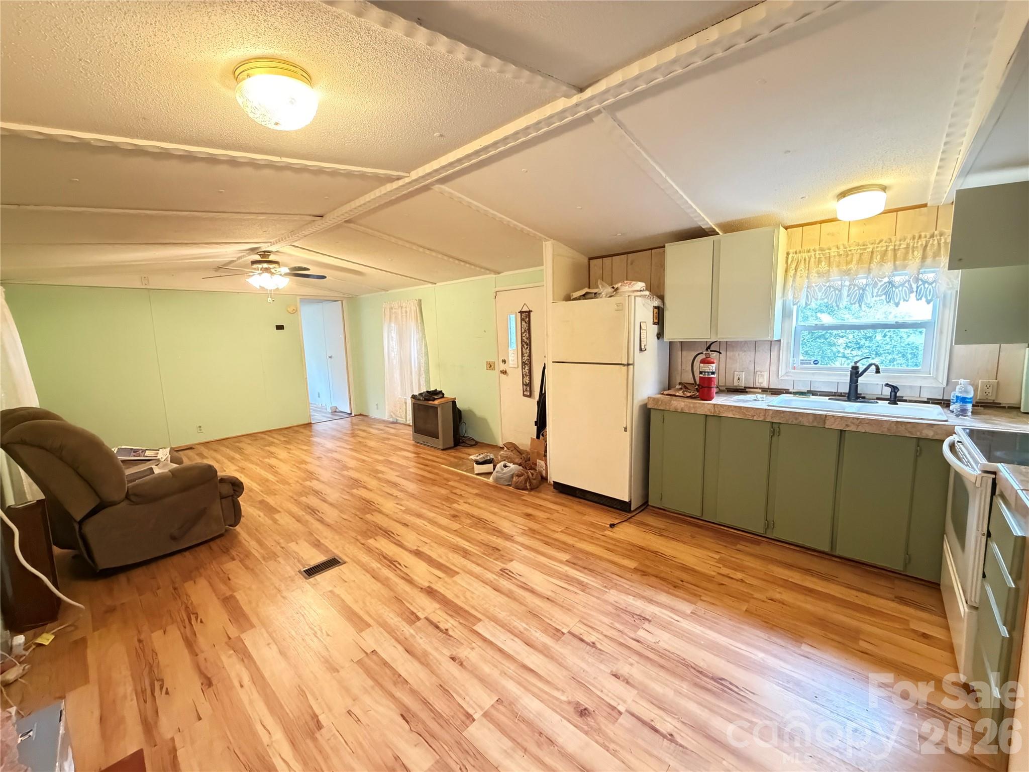 Laminate floors - 418 Green Valley Road, Leicester