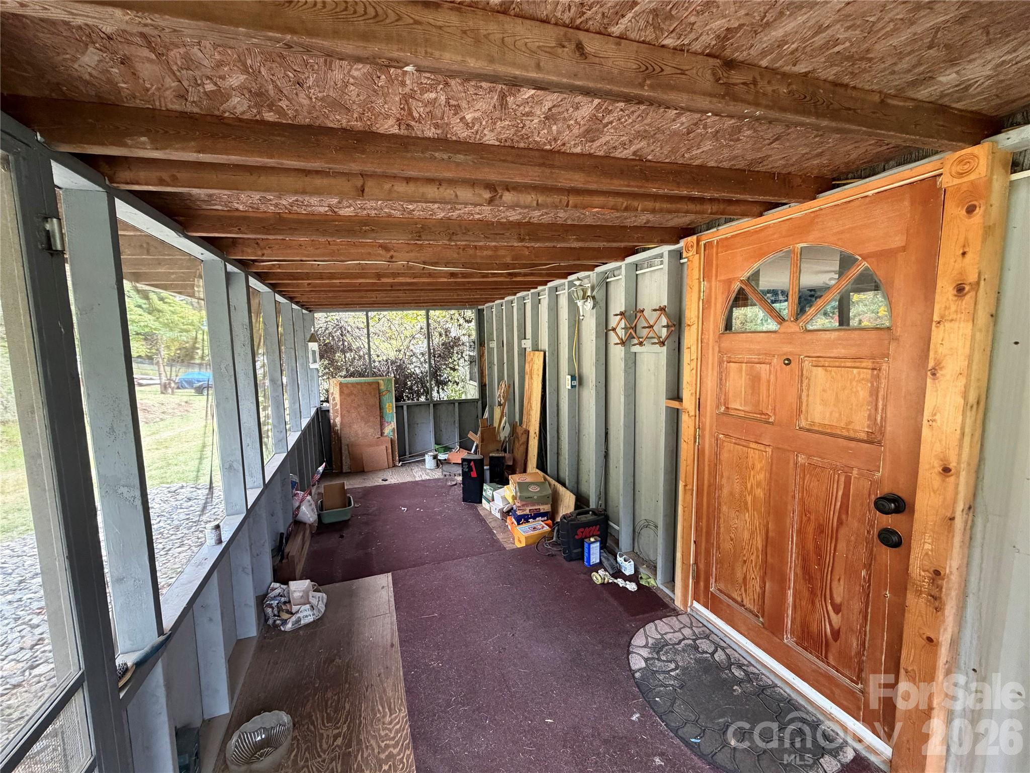 Screened in porch - 418 Green Valley Road, Leicester