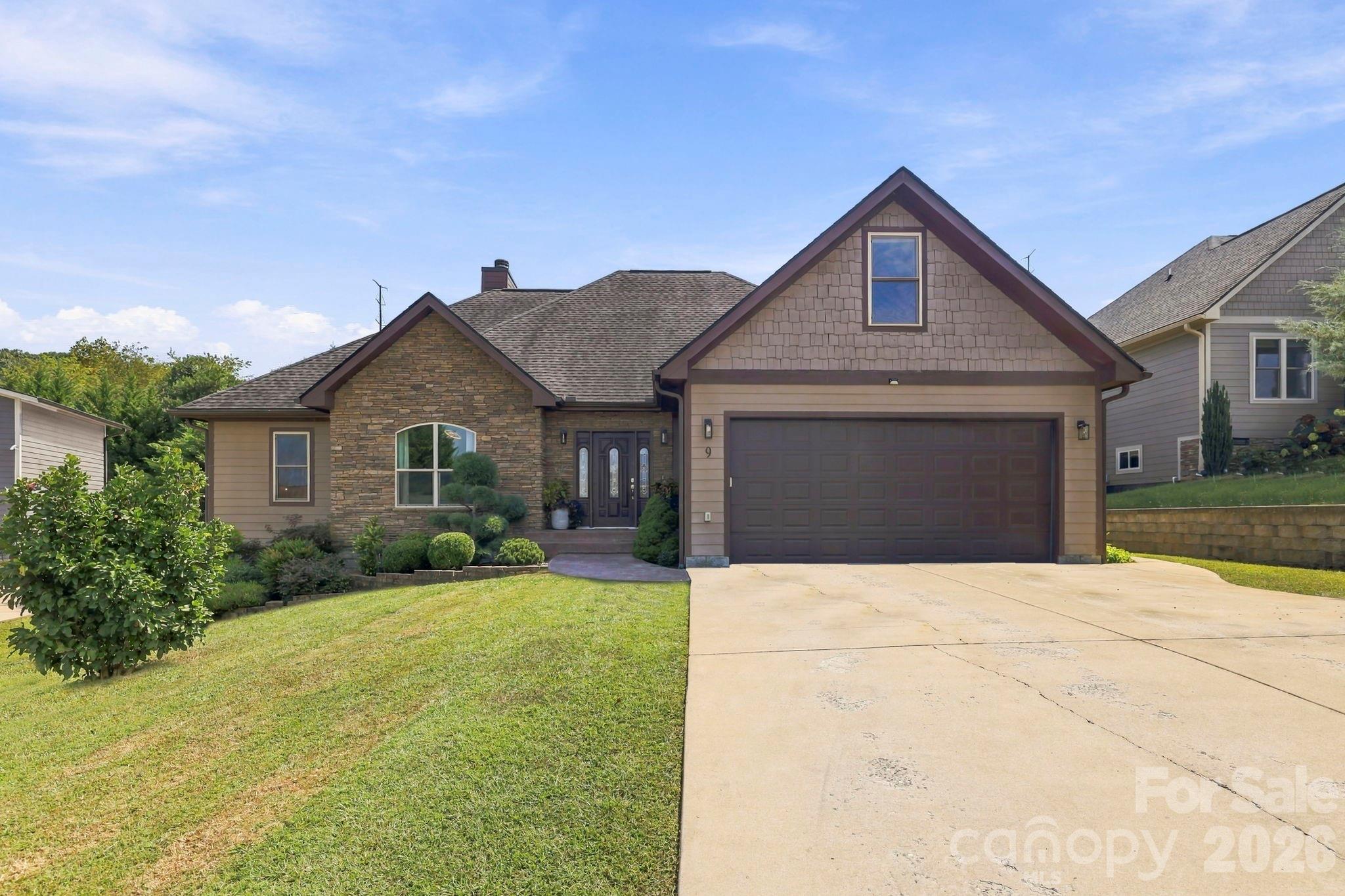 Single Family Residence at 9 Pondberry Court, Asheville, photo 6 of 47