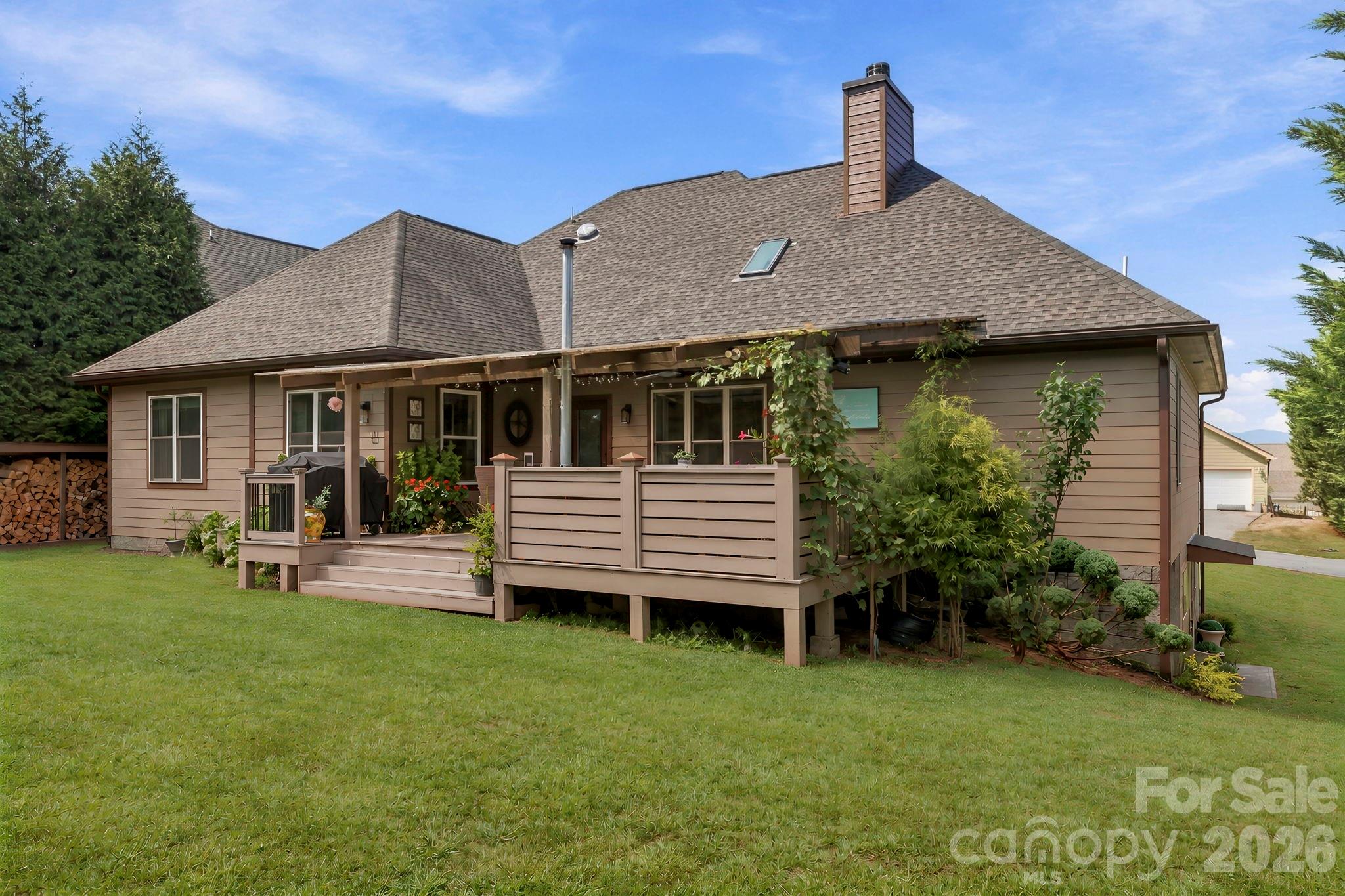 Single Family Residence at 9 Pondberry Court, Asheville, photo 8 of 47