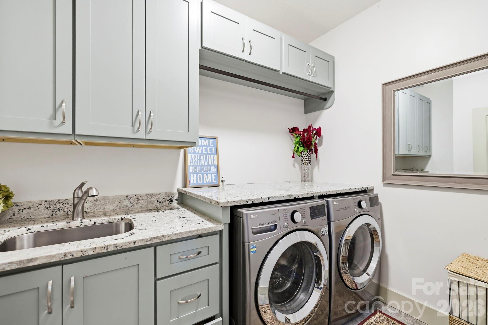 Laundry room on main - 9 Pondberry Court, Asheville