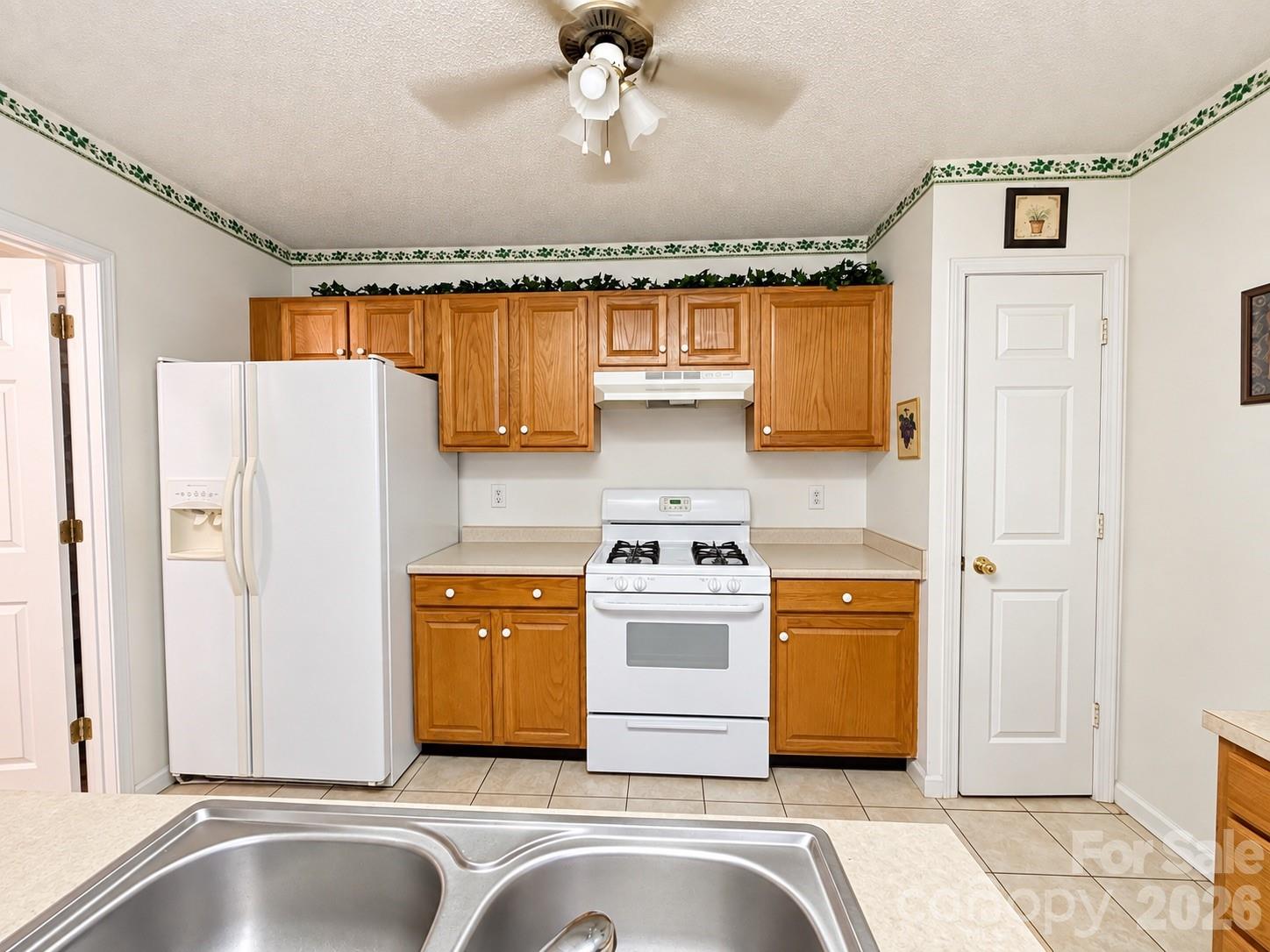 KITCHEN - 135 LANDLUBBER Trail, Mount Gilead