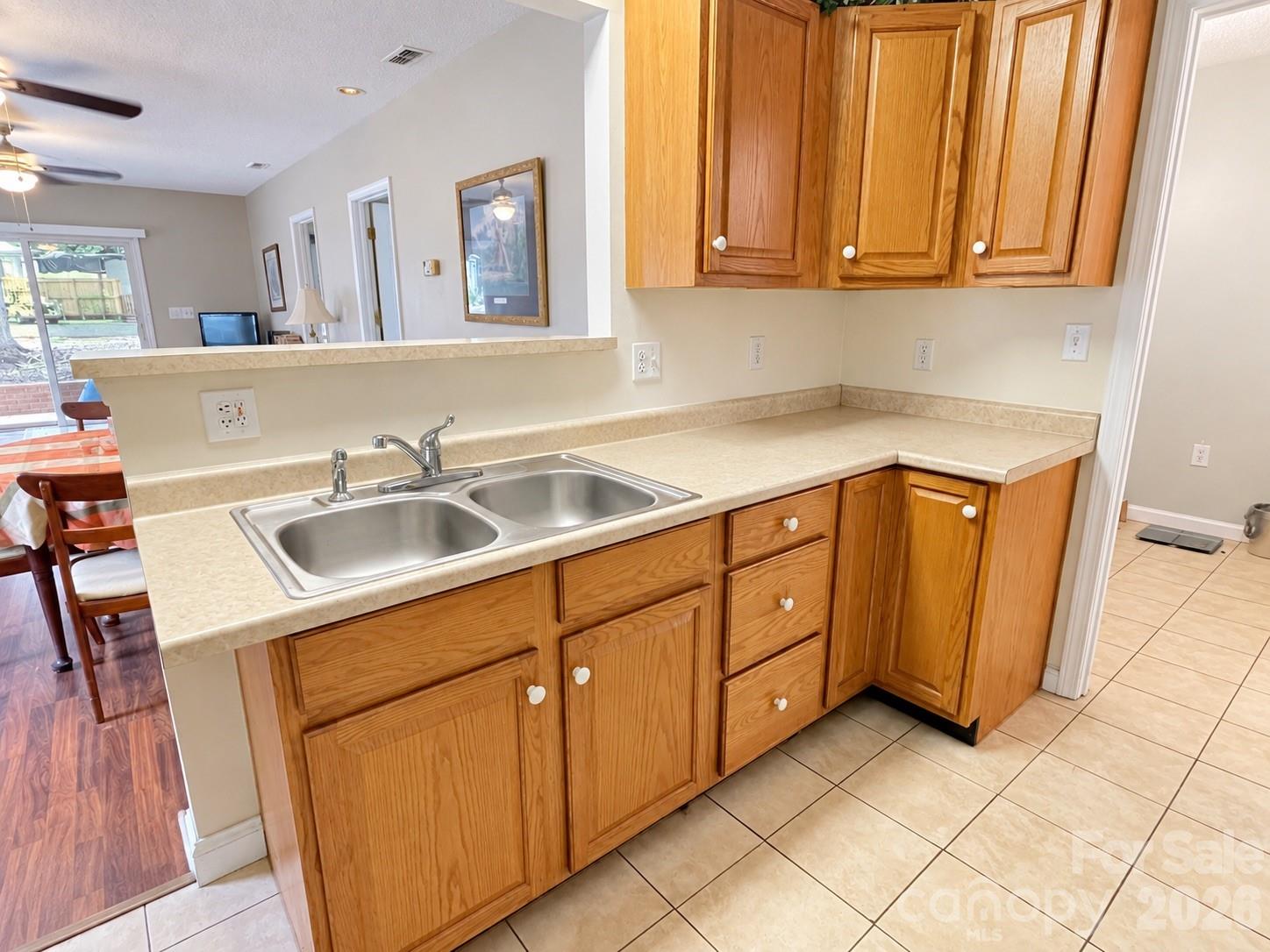 KITCHEN - 135 LANDLUBBER Trail, Mount Gilead