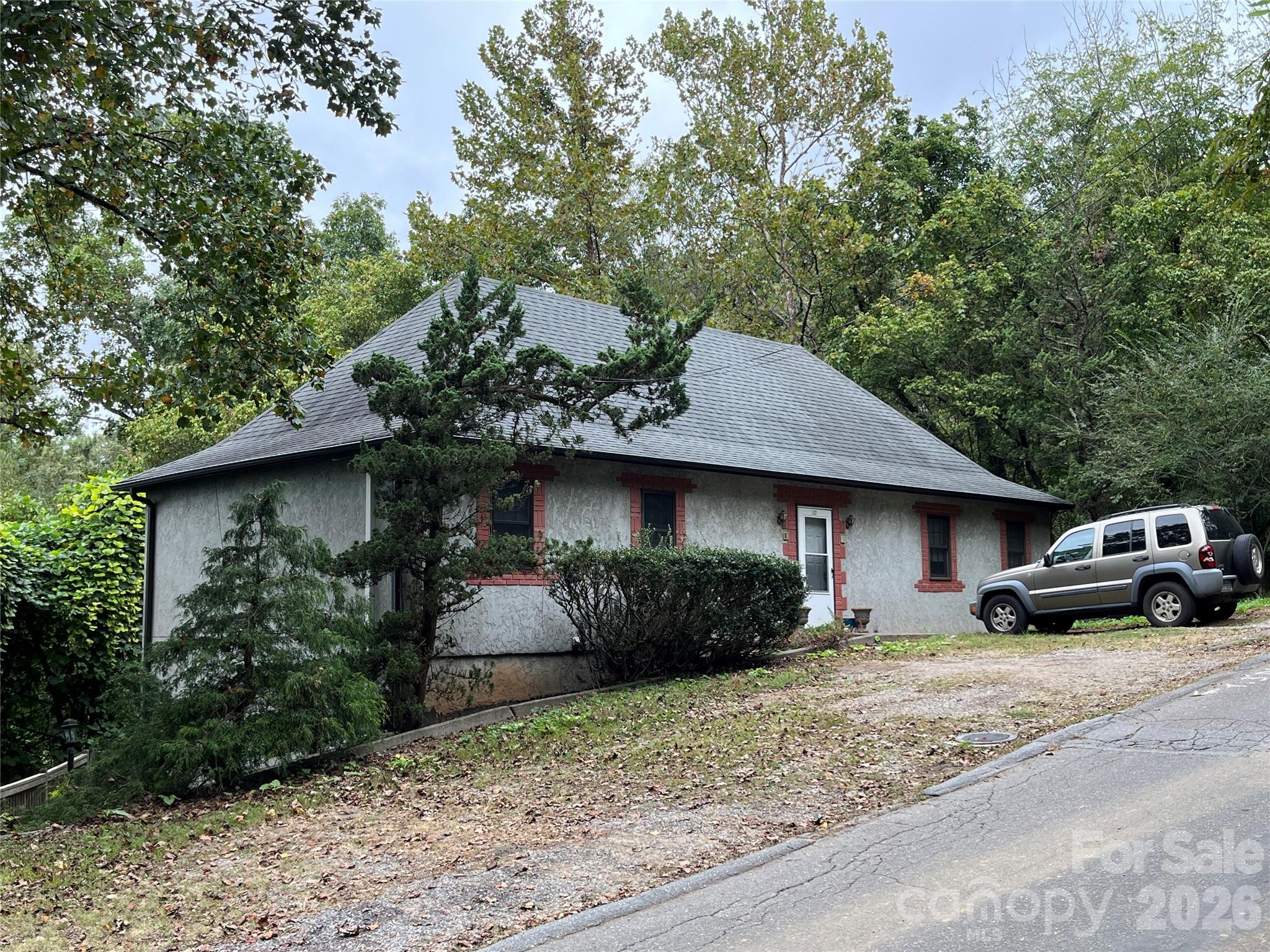Fourplex at 332 S Beaumont Street, Asheville, photo 15 of 23
