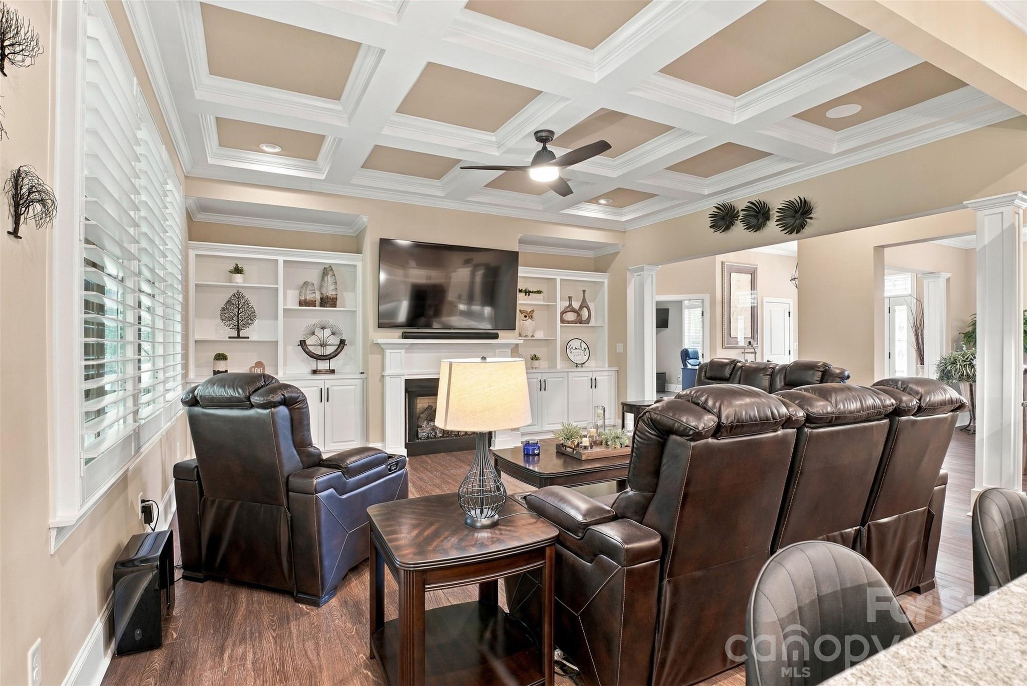 Single Family Residence at 917 Catawba Shores Drive, Rock Hill, photo 8 of 45