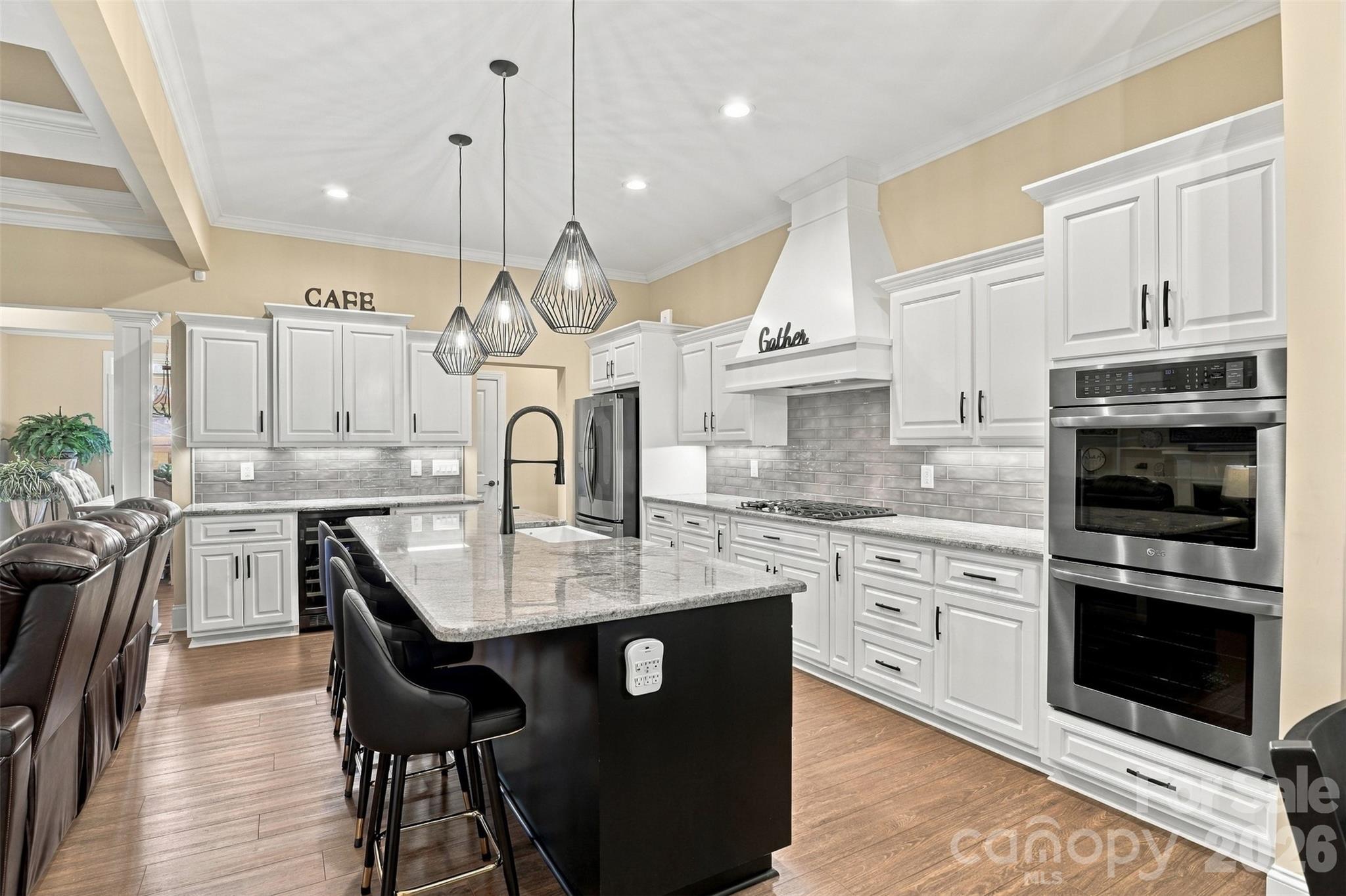 Single Family Residence at 917 Catawba Shores Drive, Rock Hill, photo 9 of 45