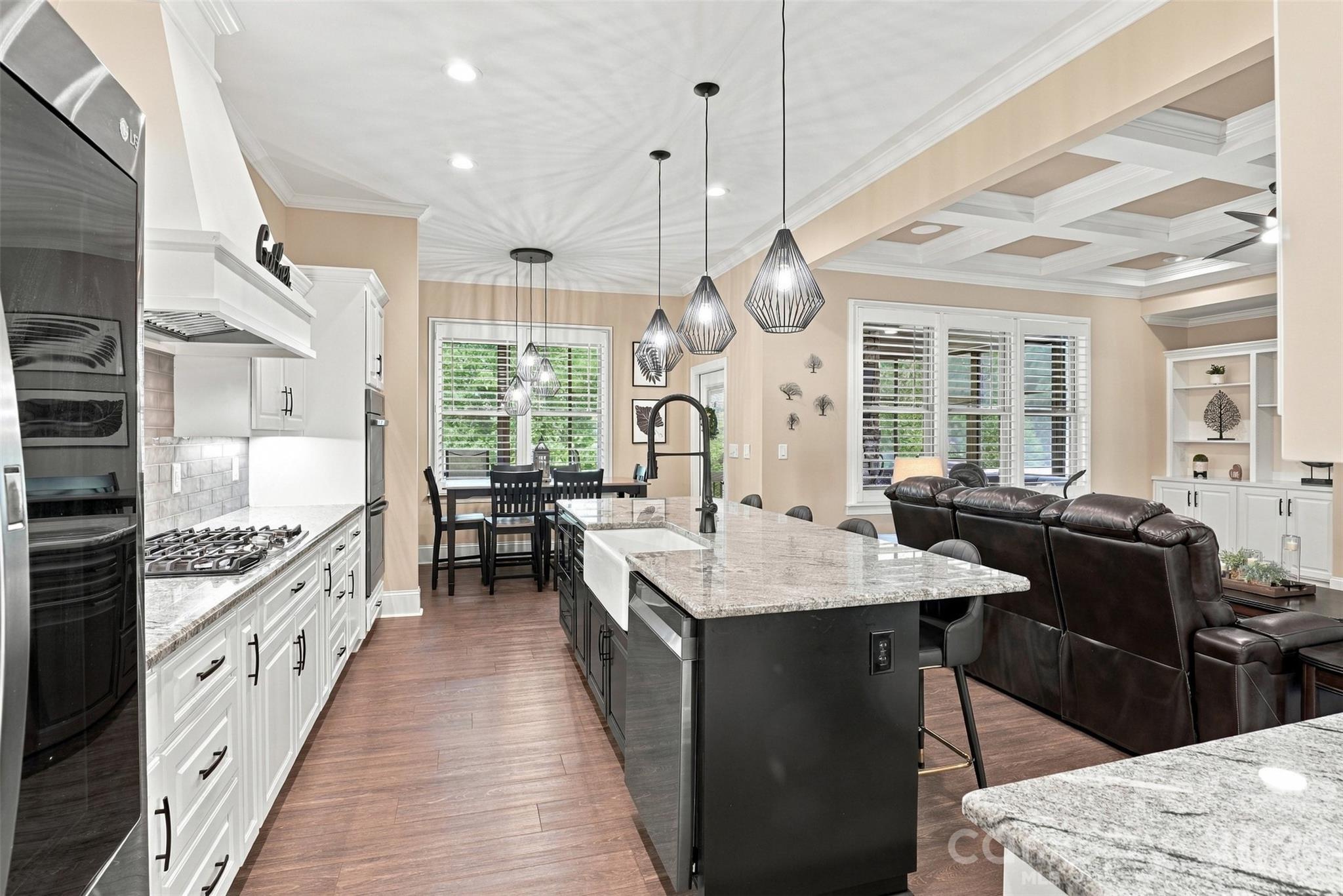 Single Family Residence at 917 Catawba Shores Drive, Rock Hill, photo 10 of 45