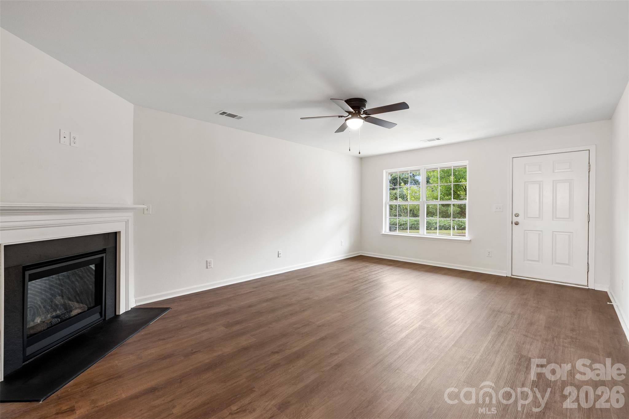 Living room - 2824 Easton Knoll Drive, Dallas