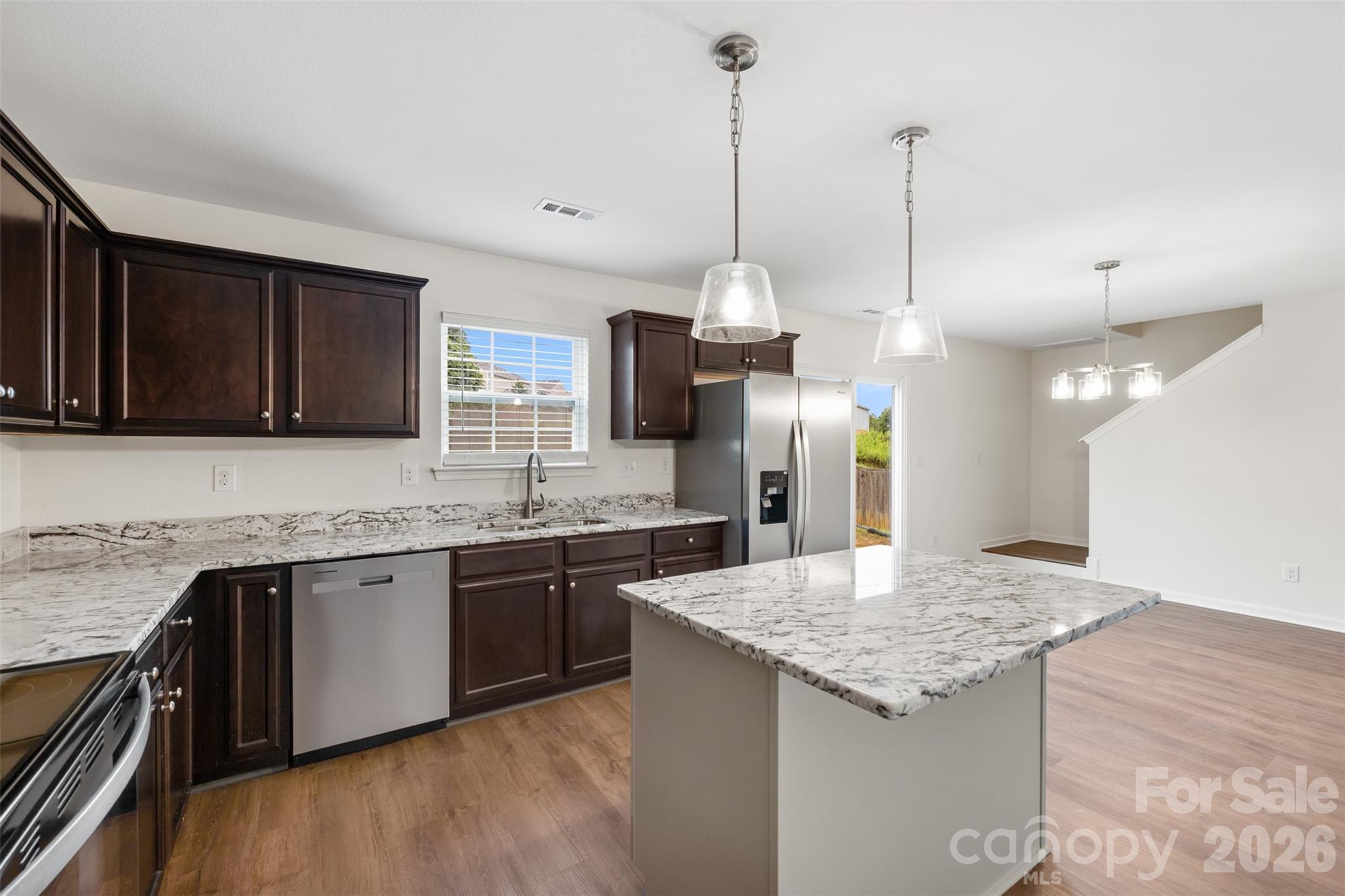 Kitchen - 2824 Easton Knoll Drive, Dallas