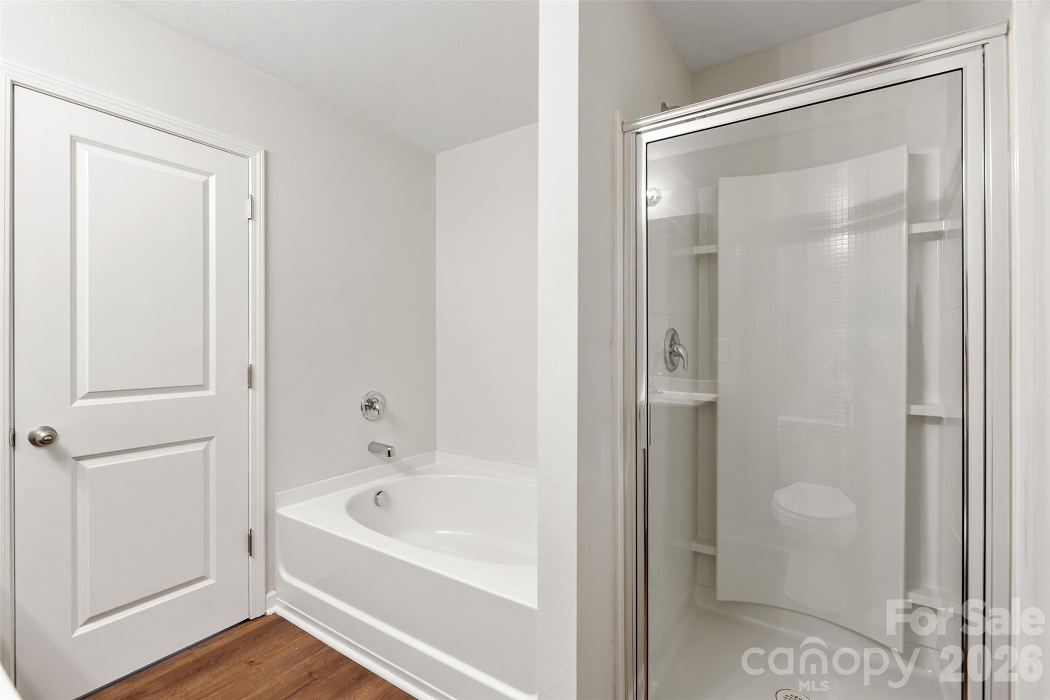 Owner's bathroom - 2824 Easton Knoll Drive, Dallas