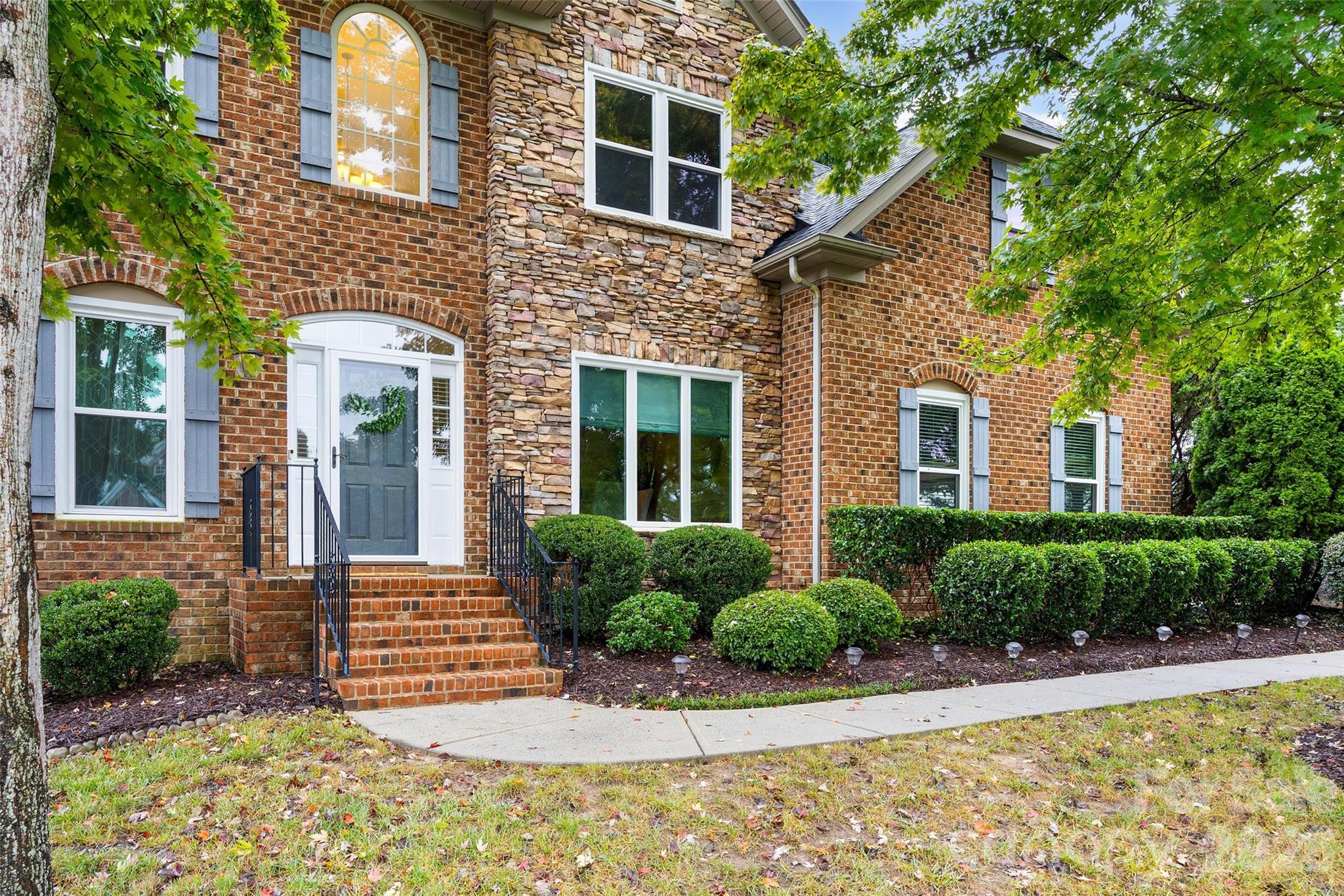 Single Family Residence at 1312 Muirfield Court, Rock Hill, photo 2 of 42