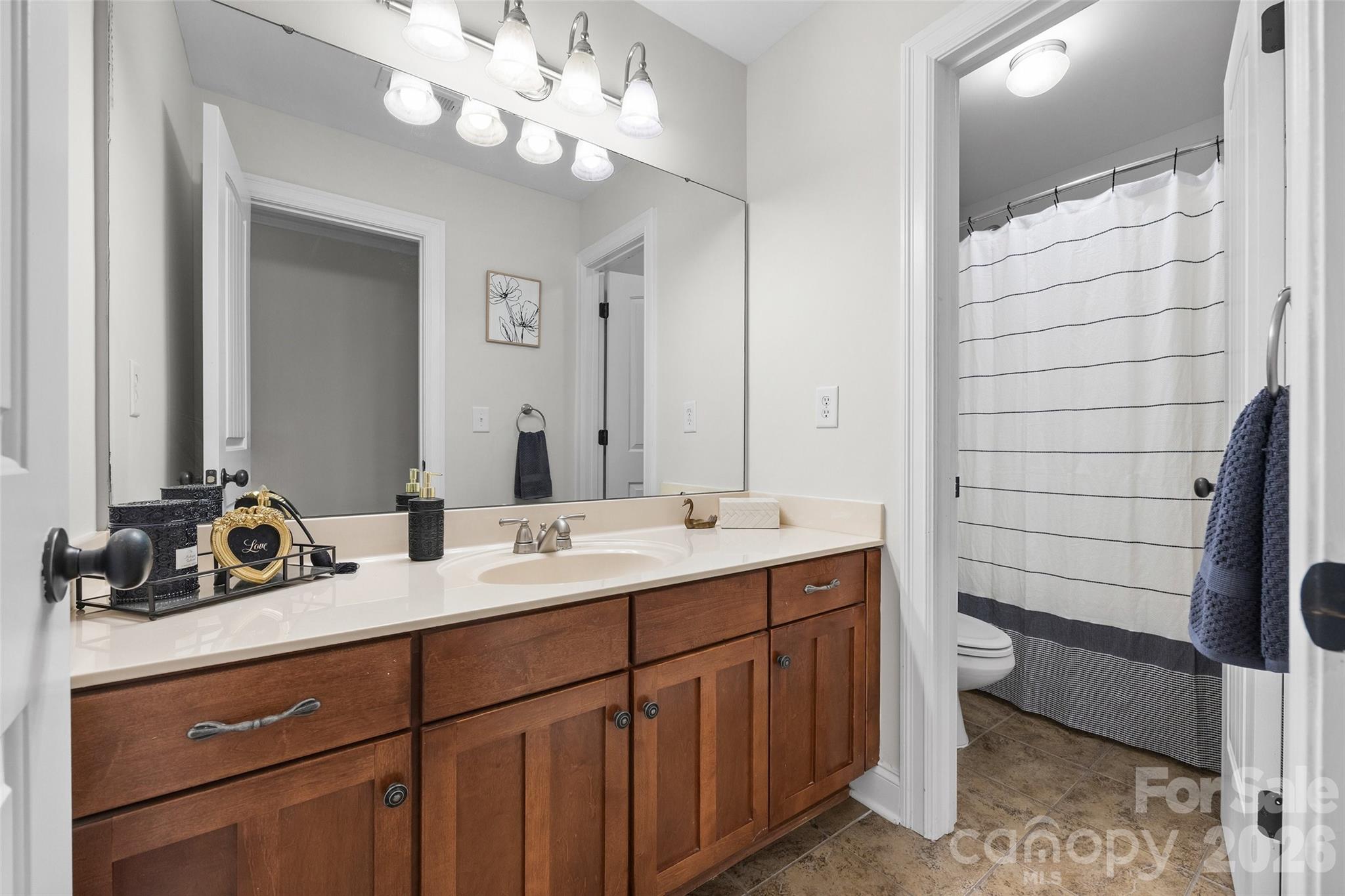 2nd floor bathroom - 1312 Muirfield Court, Rock Hill
