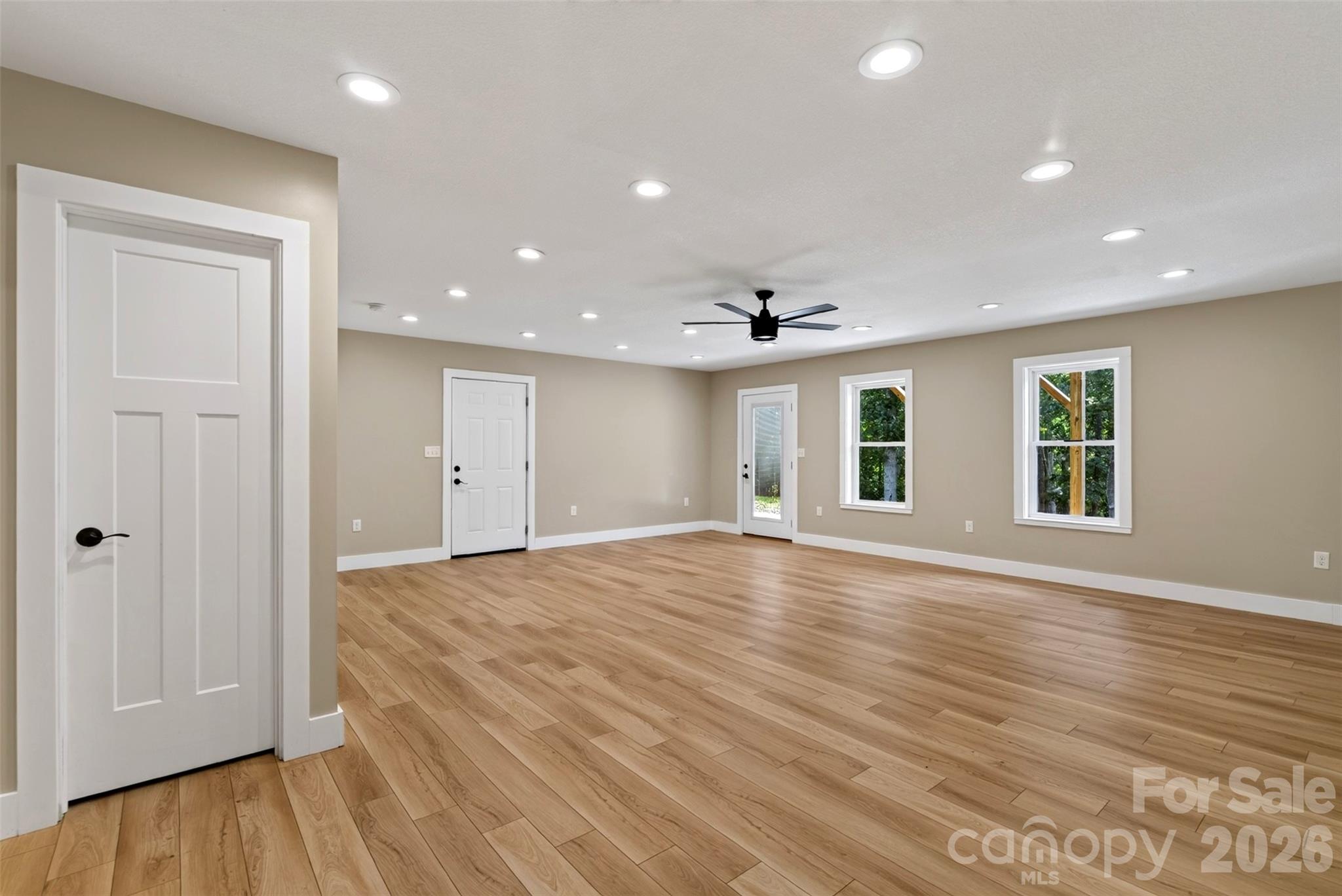 giant bonus room downstairs with natural light - 131 Ridge Road, Candler