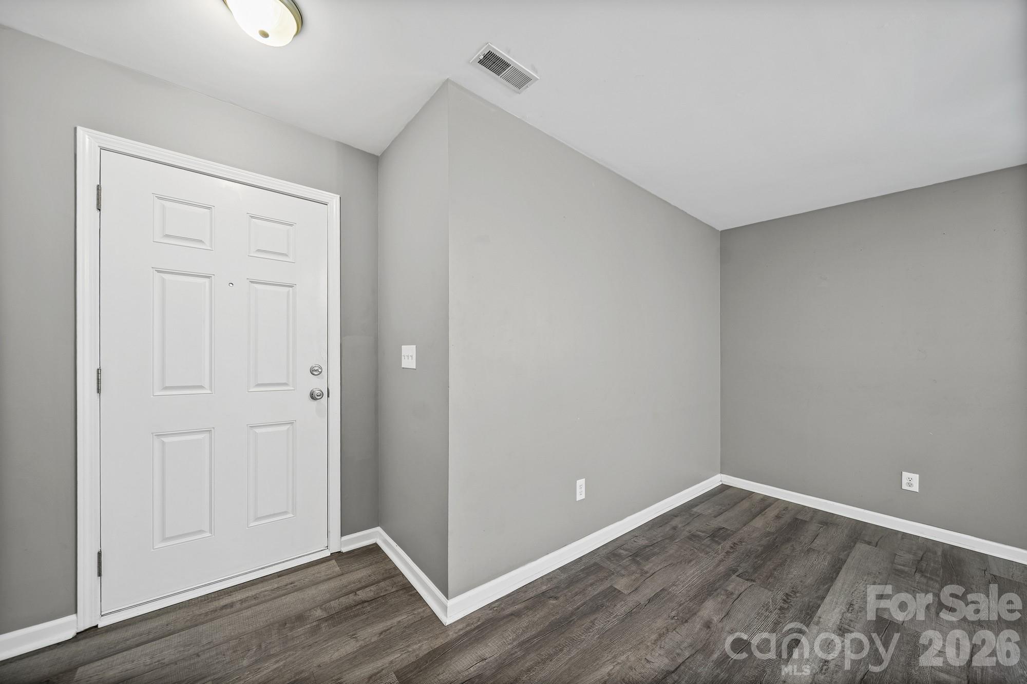 Single Family Residence at 1405 Spring View Court, Rock Hill, photo 5 of 28