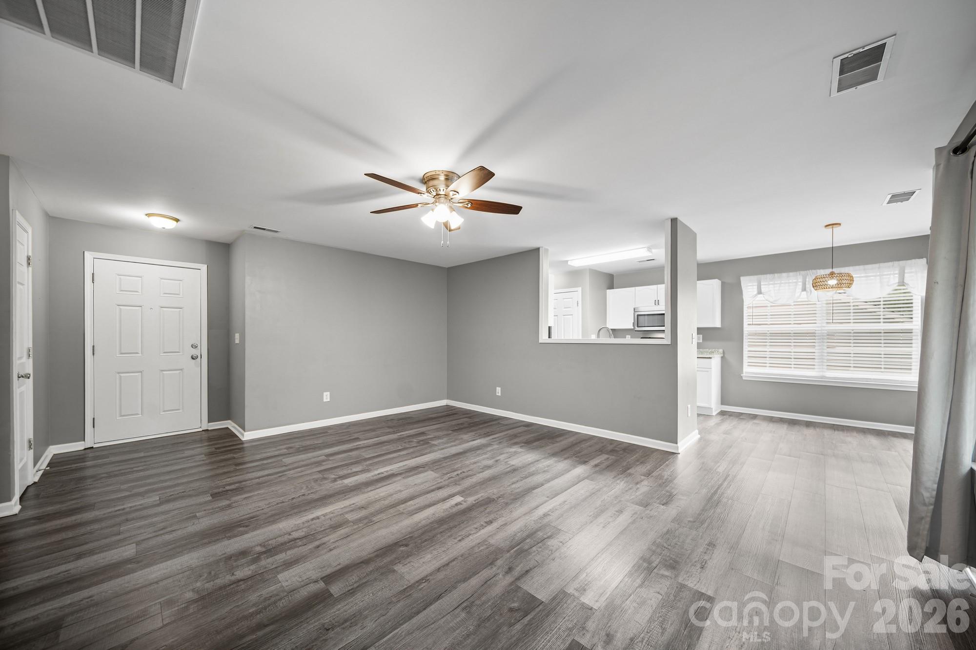 Single Family Residence at 1405 Spring View Court, Rock Hill, photo 7 of 28