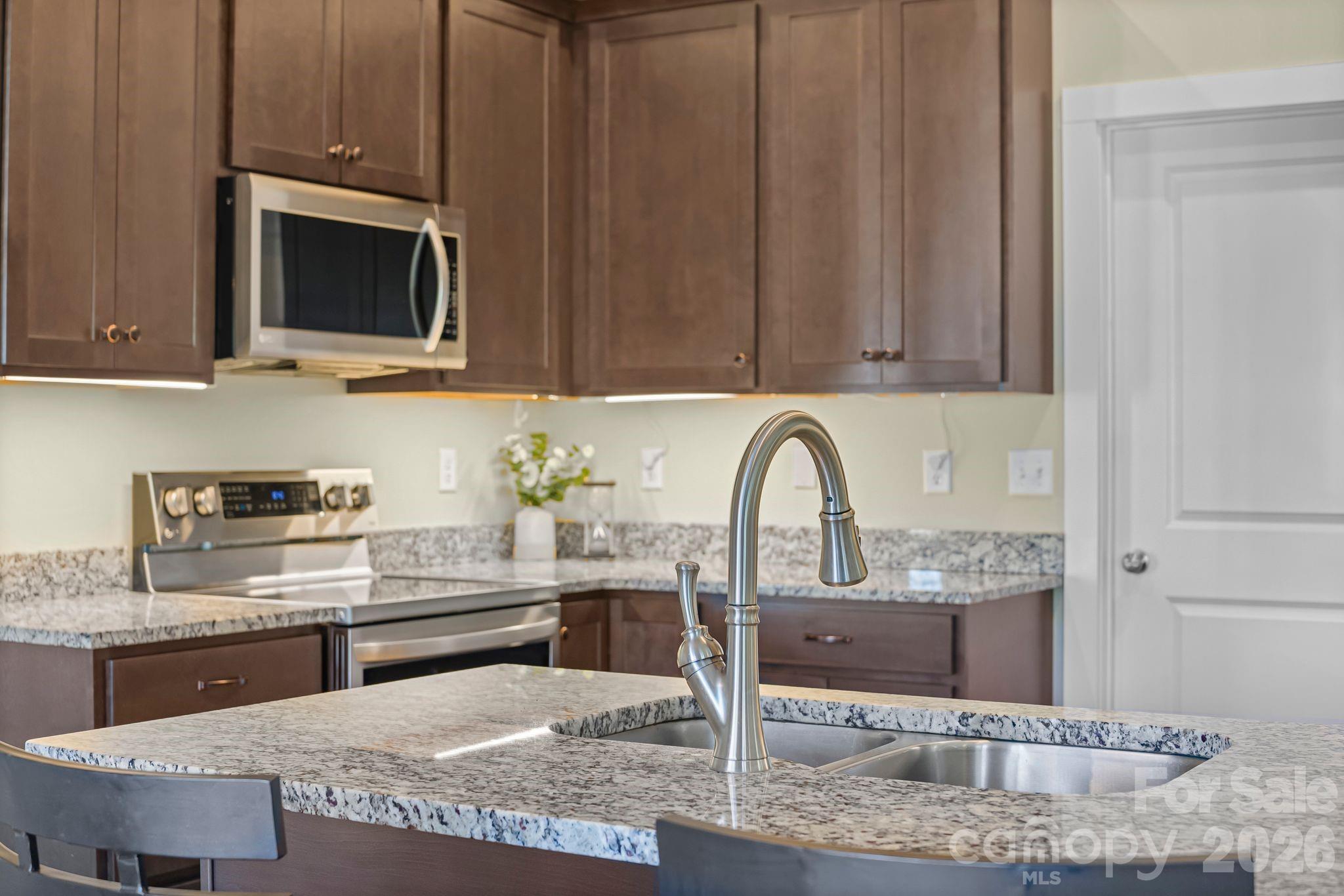 Single Family Residence at 457 Riverwind Drive, Hendersonville, photo 5 of 33