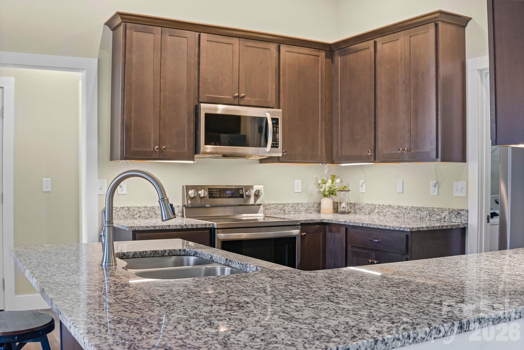 Single Family Residence at 457 Riverwind Drive, Hendersonville, photo 10 of 33
