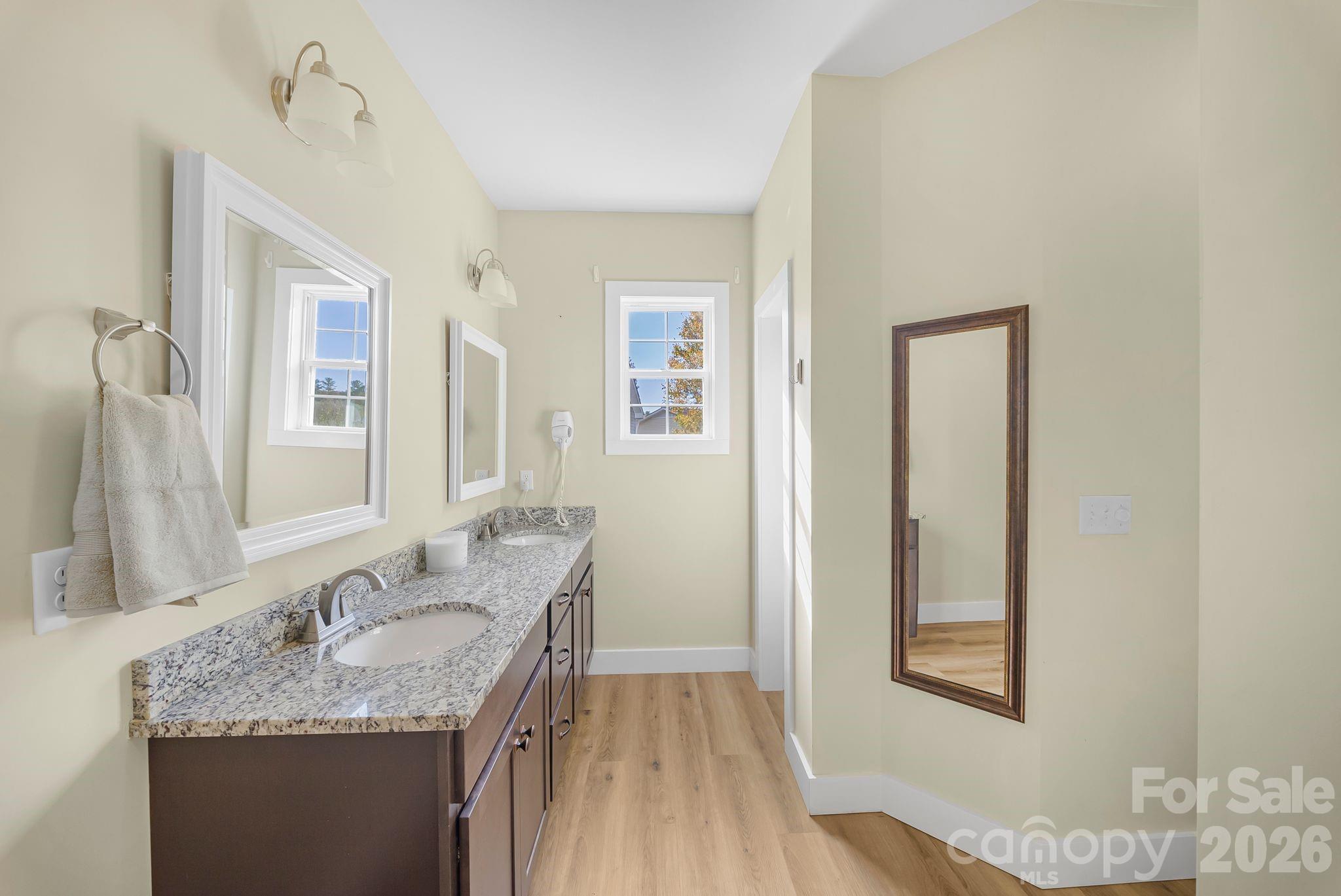 Single Family Residence at 457 Riverwind Drive, Hendersonville, photo 17 of 33