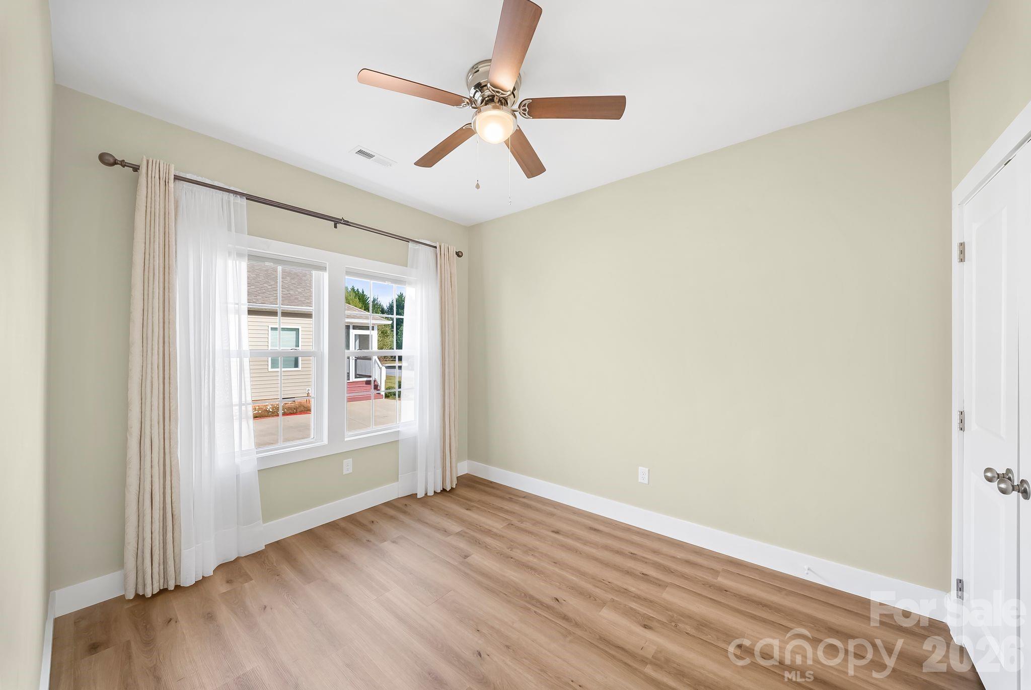 Guest/Flex Space - 457 Riverwind Drive, Hendersonville