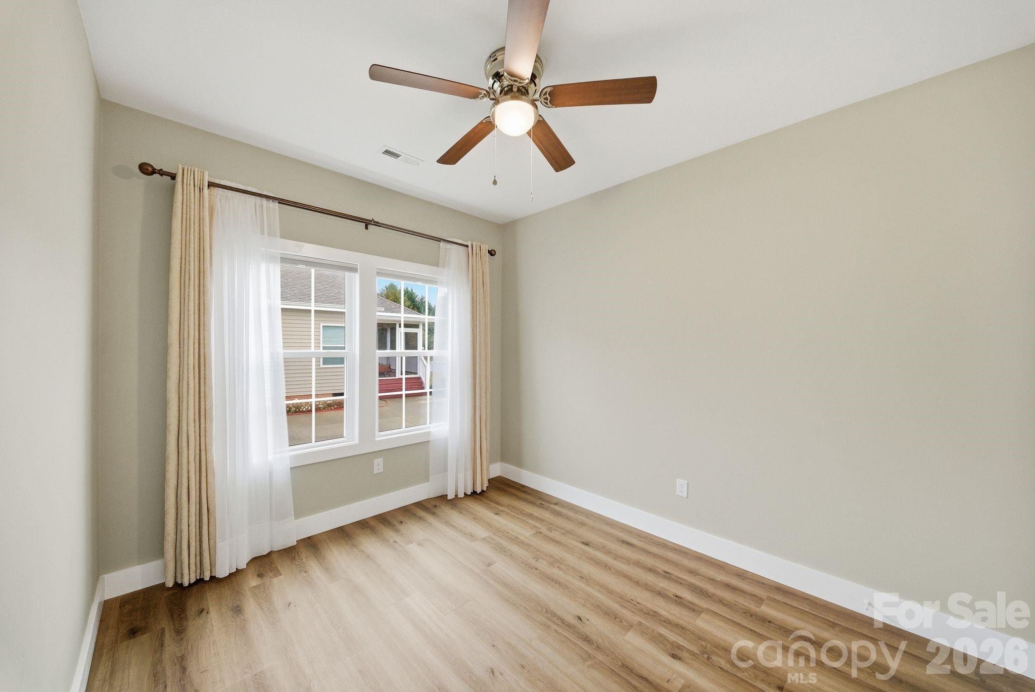 Guest/Flex Space - 457 Riverwind Drive, Hendersonville