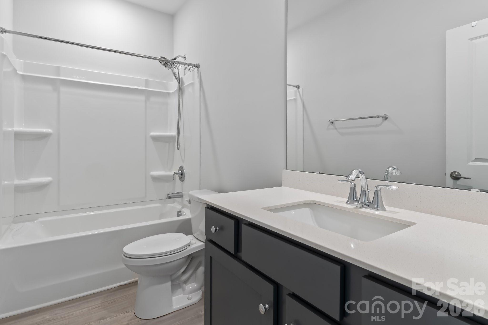 full bath 2 - 916 Westminster Drive, Statesville
