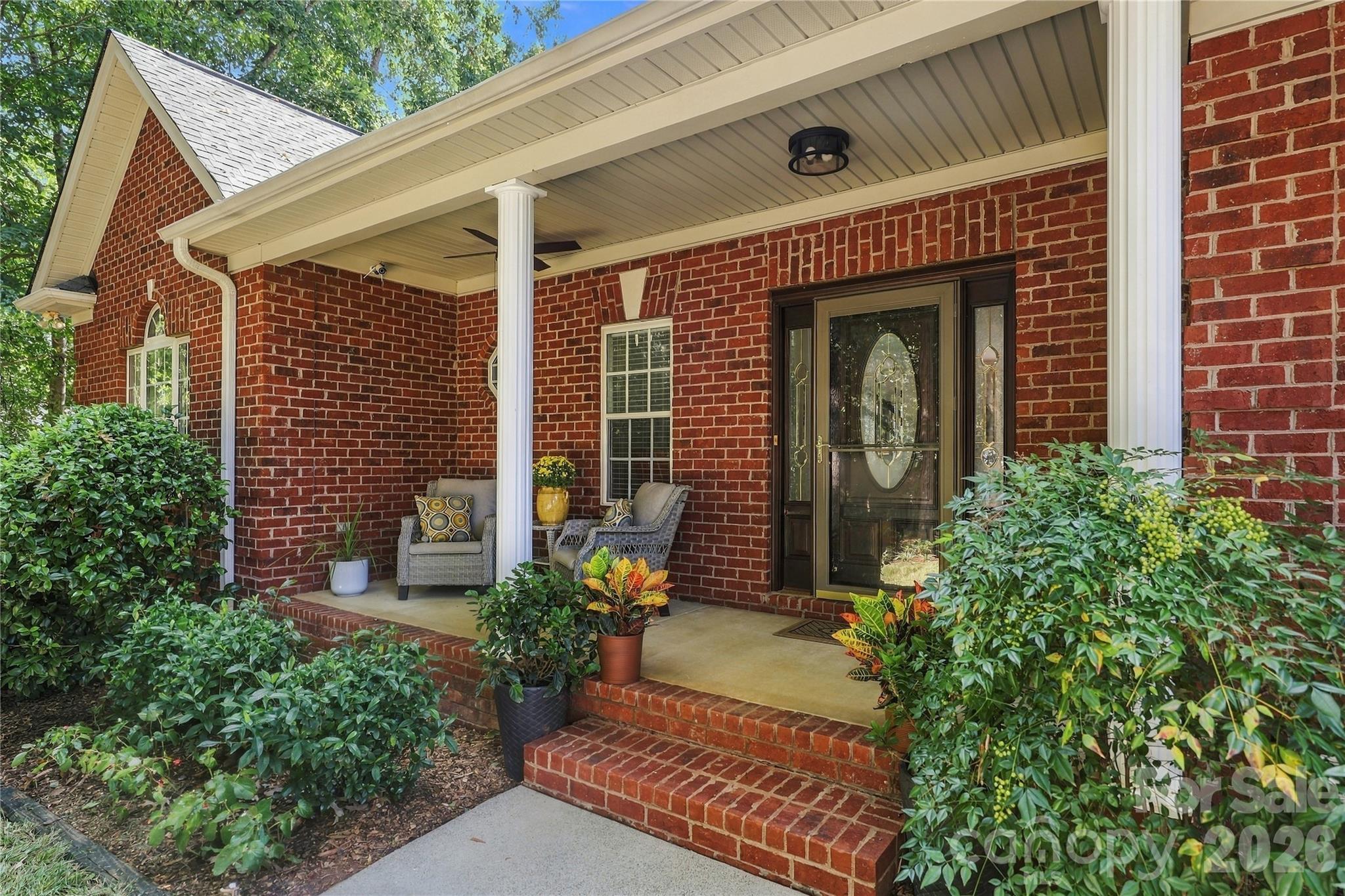 Single Family Residence at 232 Pebble Stone Lane, Matthews, photo 2 of 47