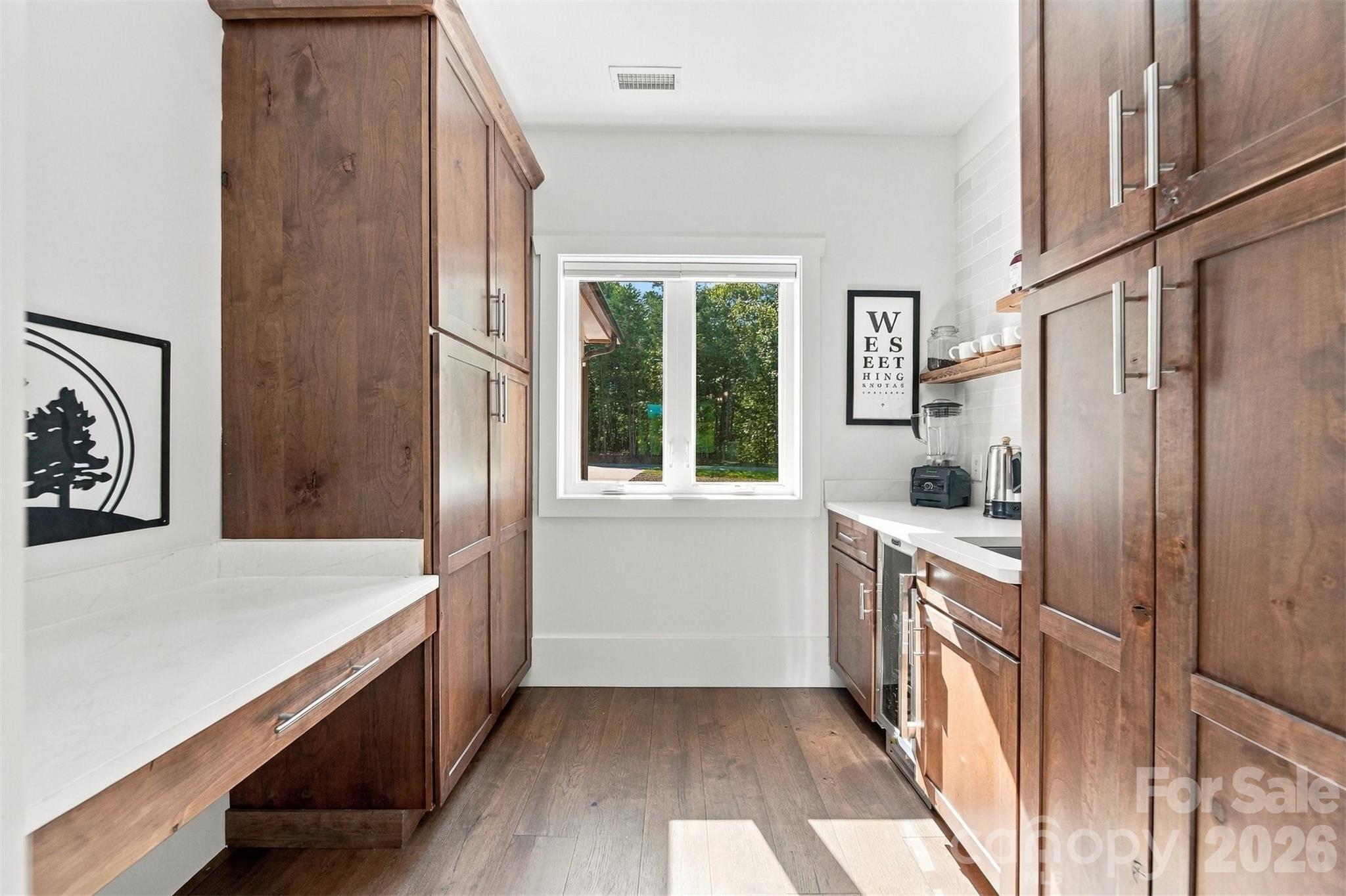 Butler's pantry - 217 Sycamore Drive, Nebo