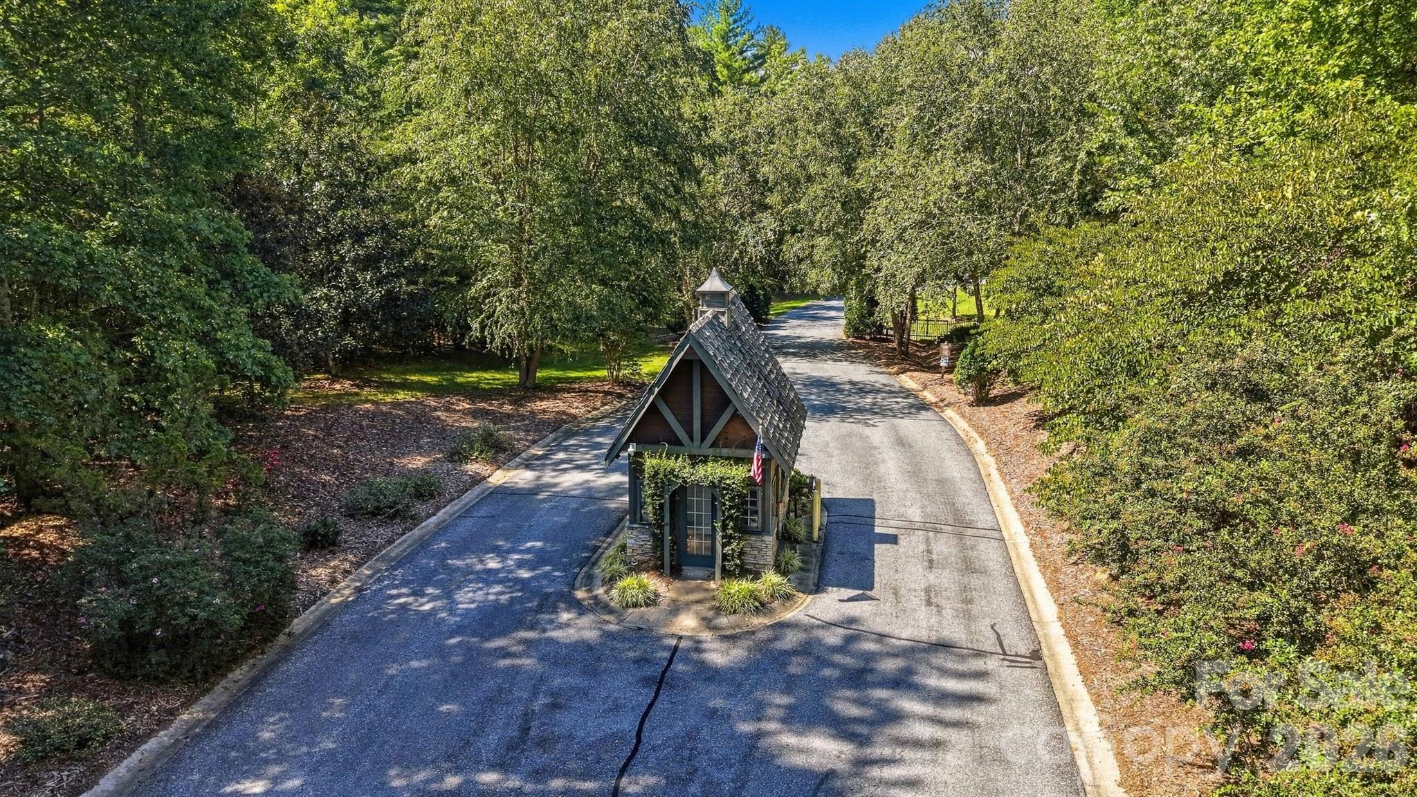 Gated community - 217 Sycamore Drive, Nebo