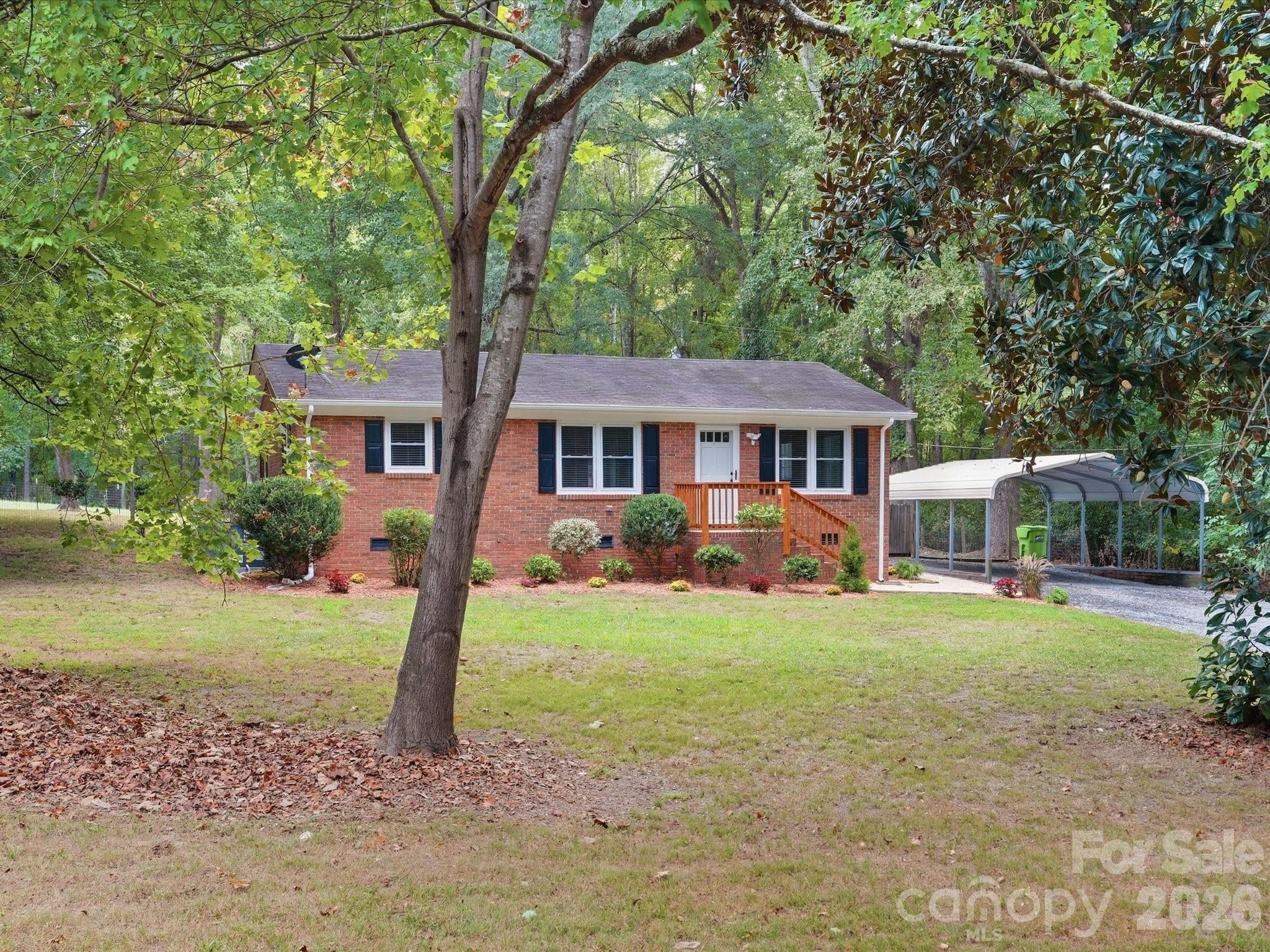 Single Family Residence at 8903 Richardson King Road, Waxhaw, photo 2 of 31
