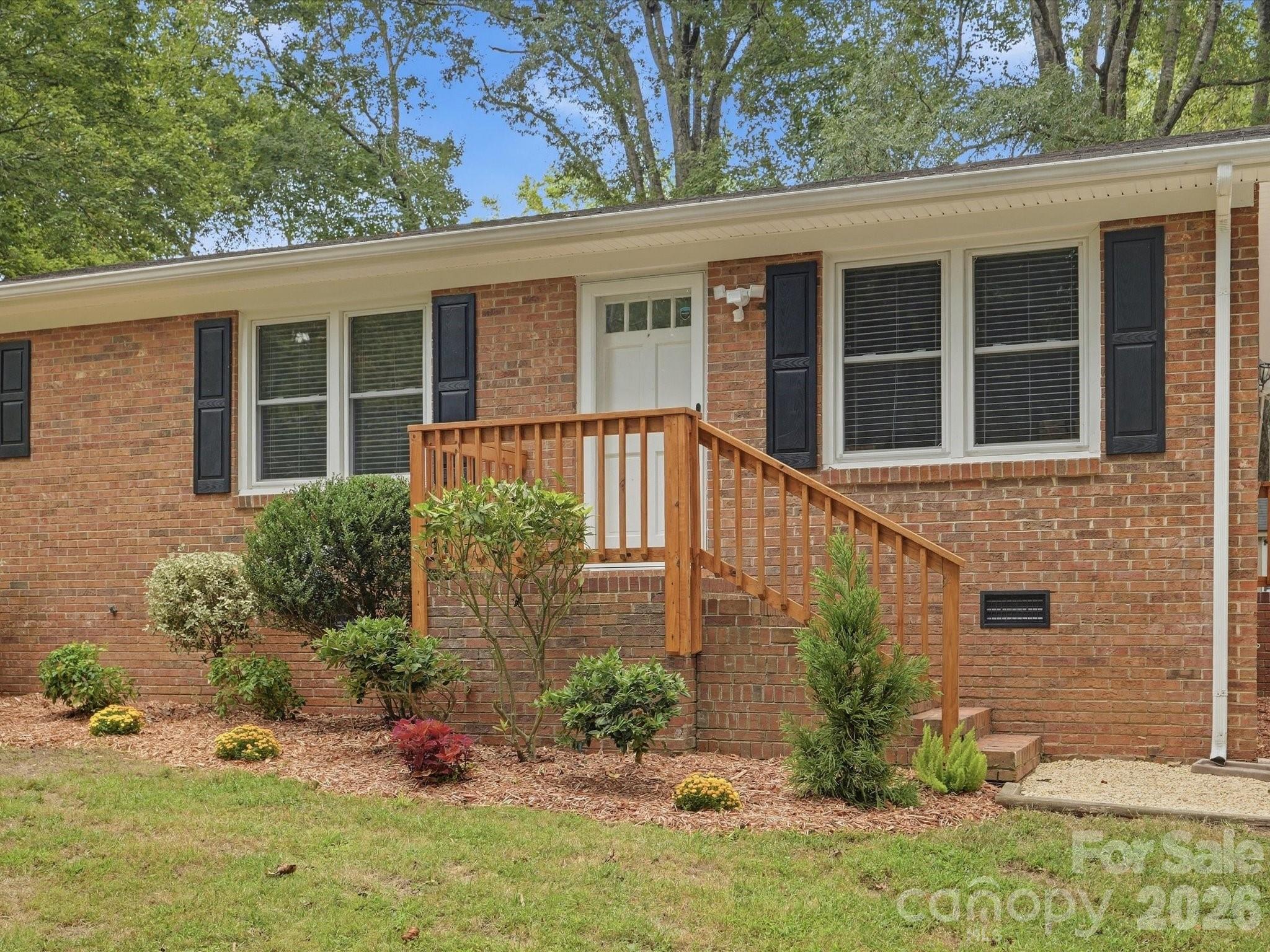Single Family Residence at 8903 Richardson King Road, Waxhaw, photo 4 of 31