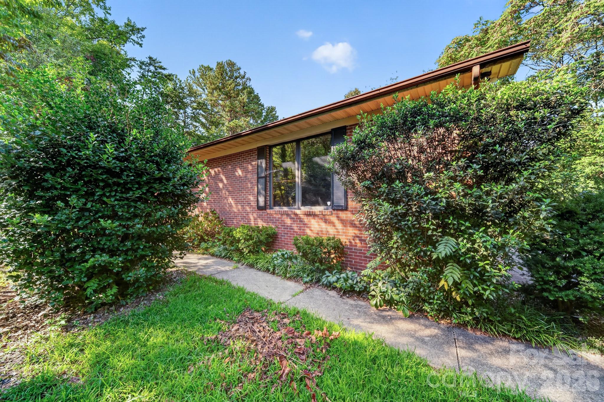 Single Family Residence at 8281 Fairfield Forest Road, Denver, photo 12 of 46