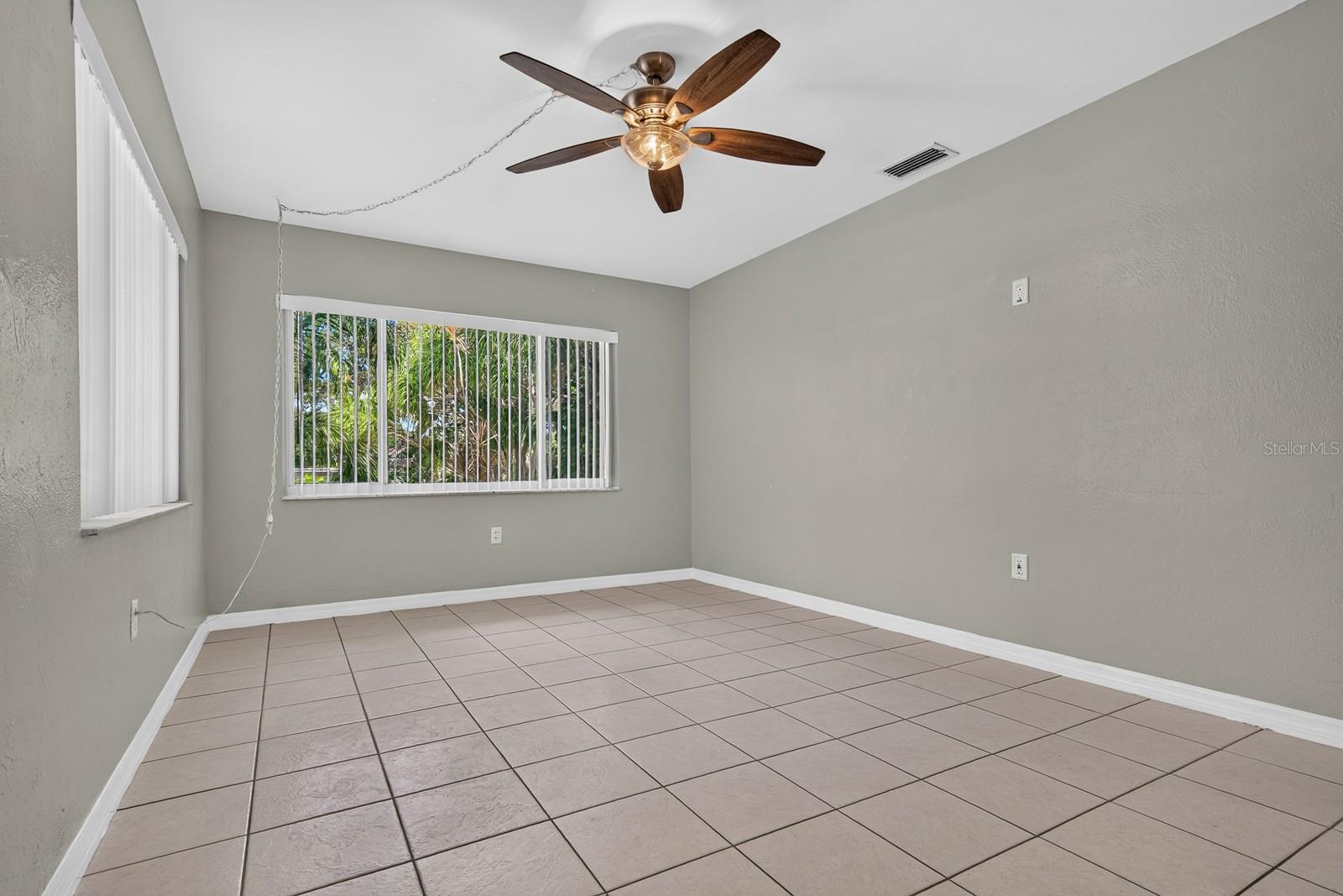 Single Family Residence at 10840 50TH AVE N, ST PETERSBURG, photo 7 of 42