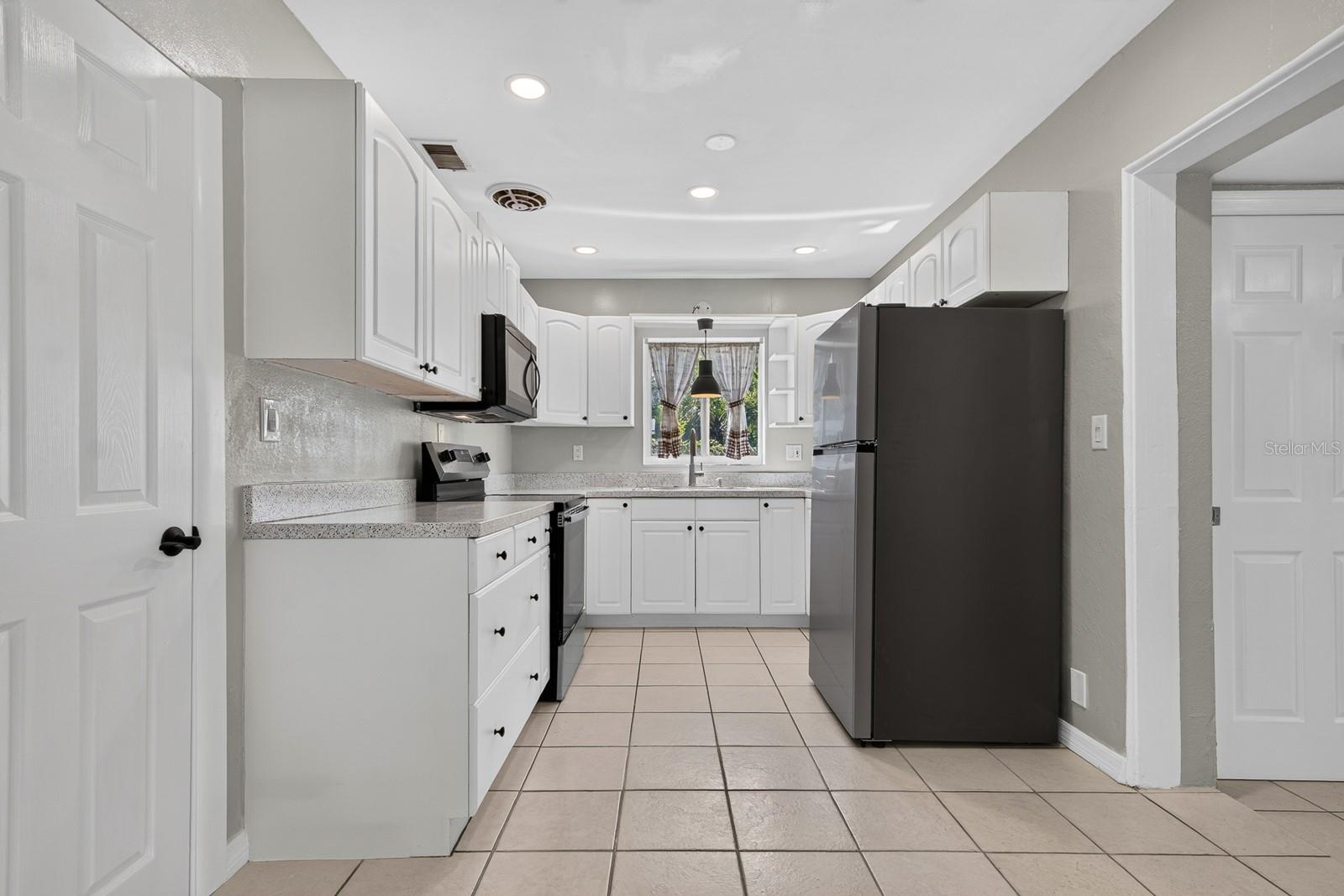 Single Family Residence at 10840 50TH AVE N, ST PETERSBURG, photo 10 of 42