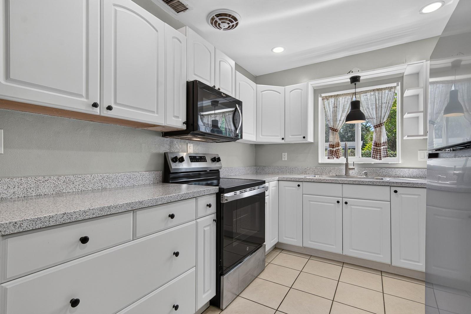 Single Family Residence at 10840 50TH AVE N, ST PETERSBURG, photo 12 of 42