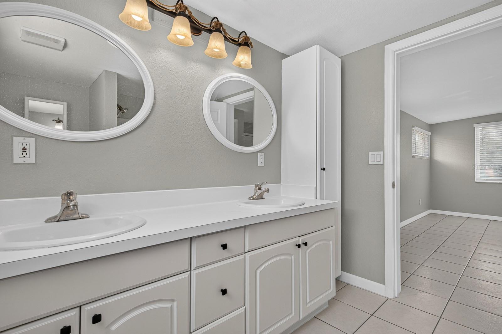 Single Family Residence at 10840 50TH AVE N, ST PETERSBURG, photo 21 of 42