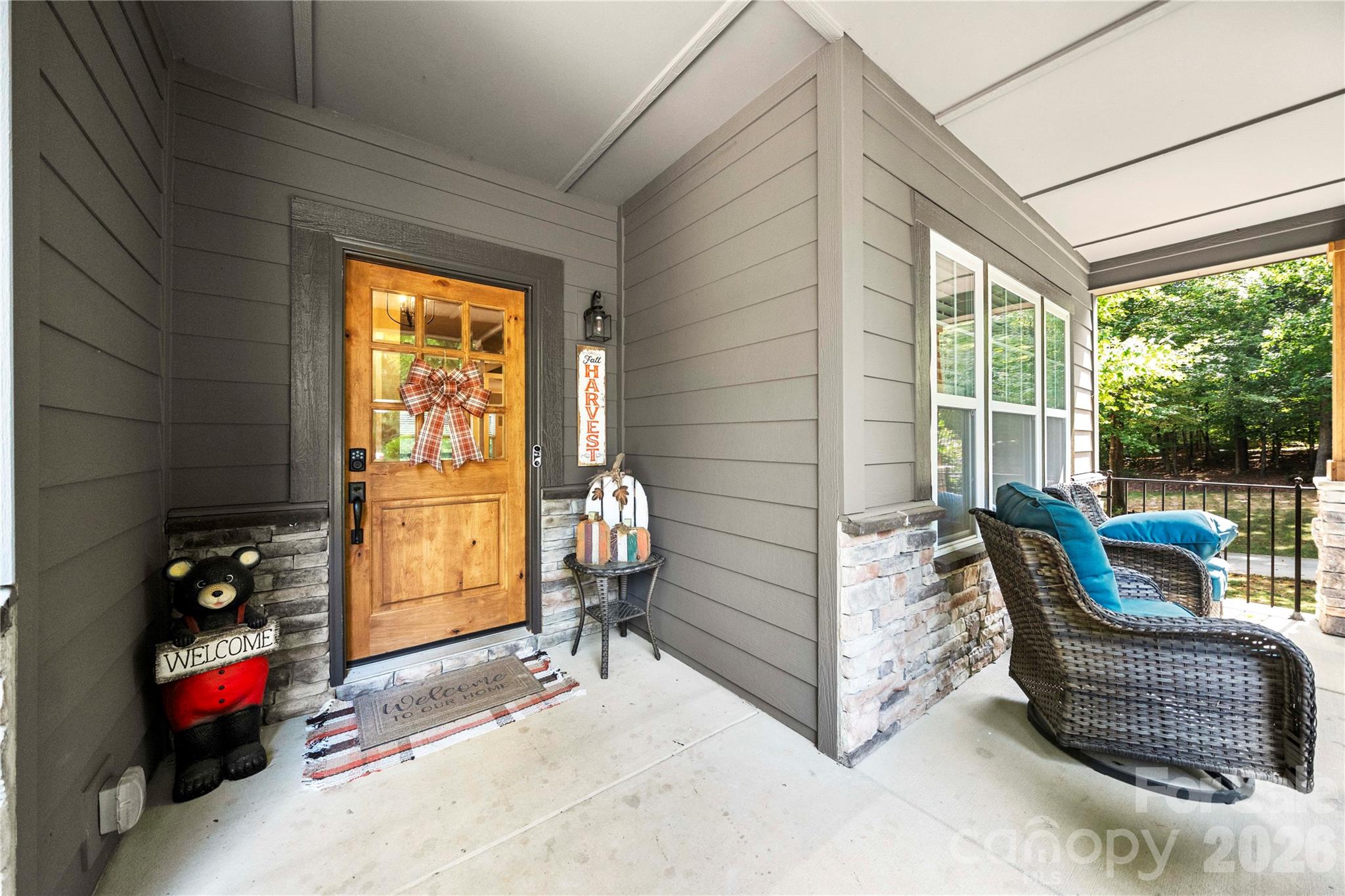 Single Family Residence at 1324 Huntcliff Drive, Waxhaw, photo 4 of 47