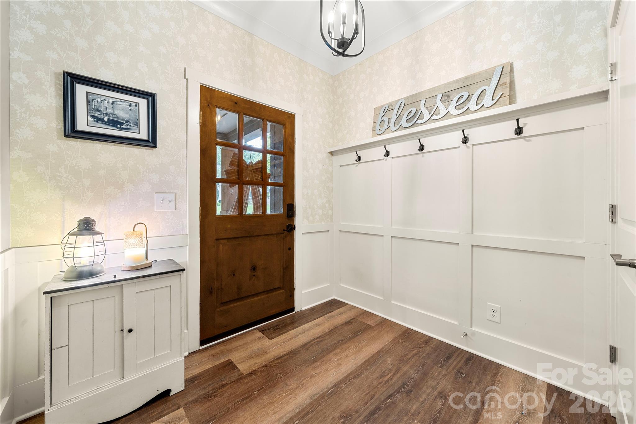 Single Family Residence at 1324 Huntcliff Drive, Waxhaw, photo 6 of 47