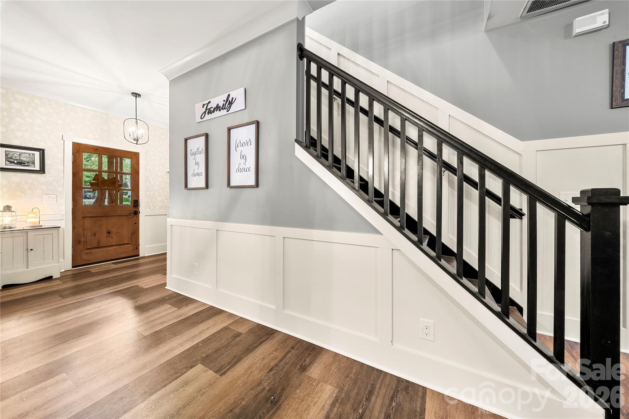 Single Family Residence at 1324 Huntcliff Drive, Waxhaw, photo 7 of 47