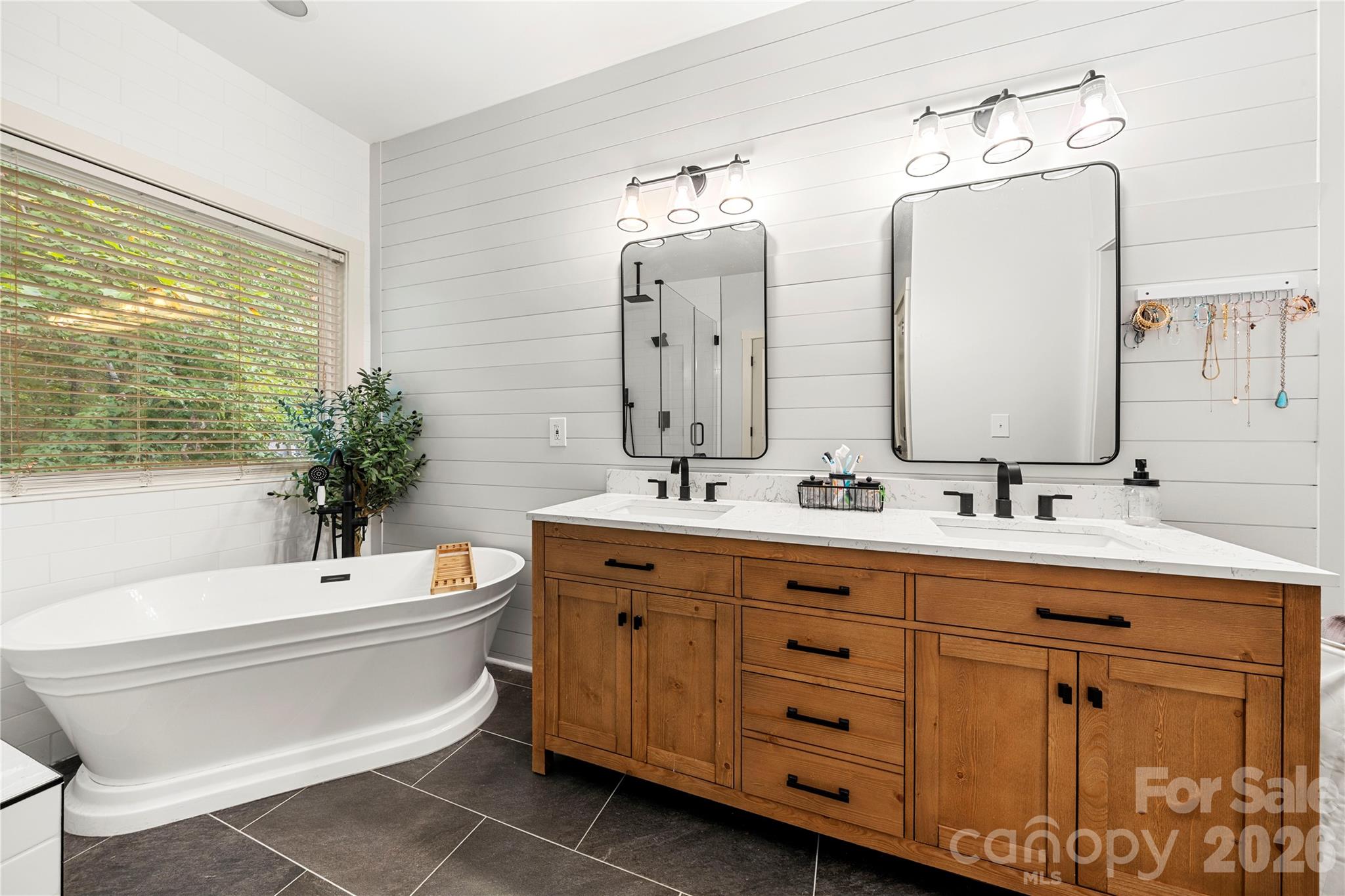 Single Family Residence at 1324 Huntcliff Drive, Waxhaw, photo 29 of 47