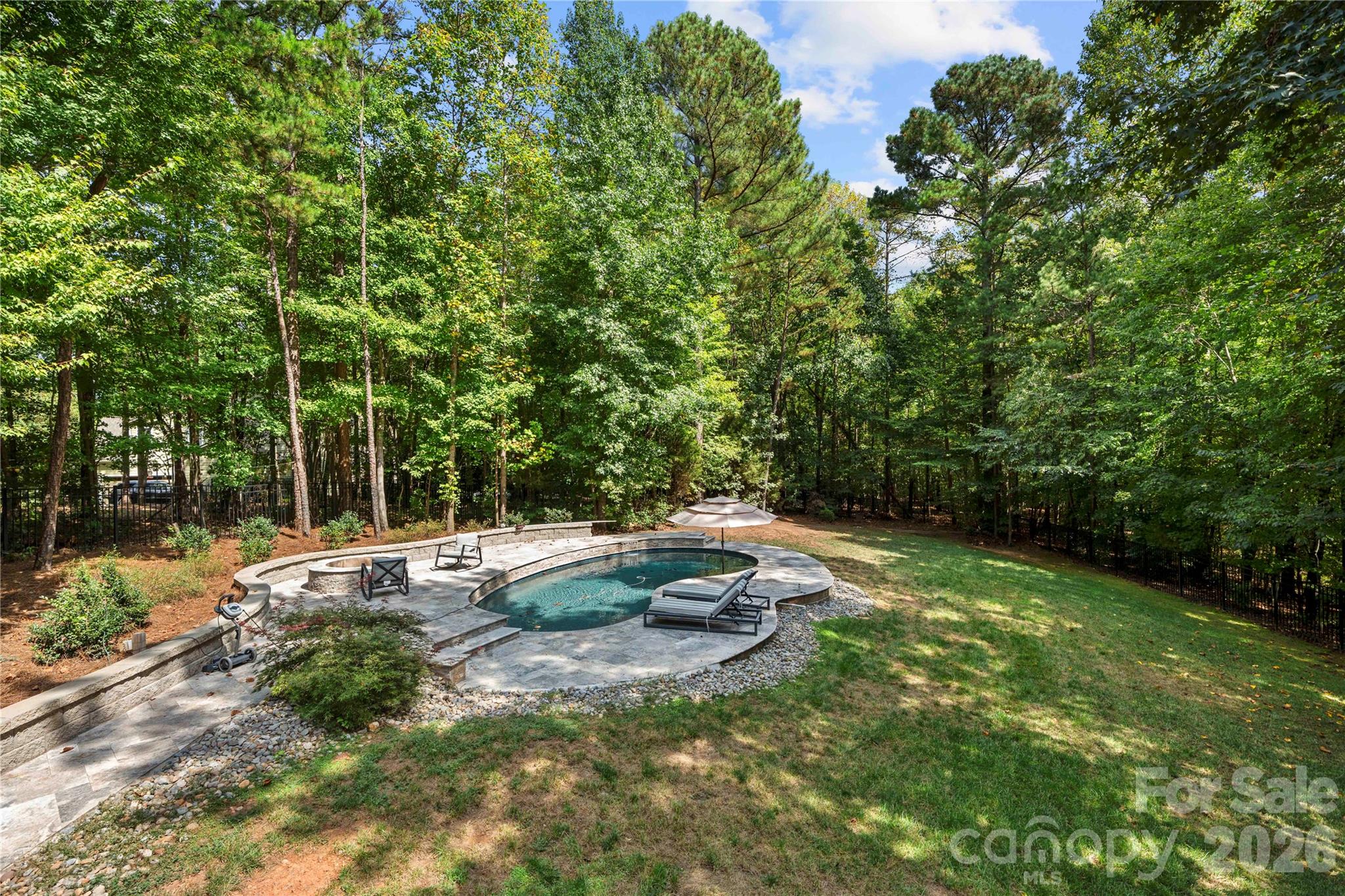 Single Family Residence at 1324 Huntcliff Drive, Waxhaw, photo 41 of 47
