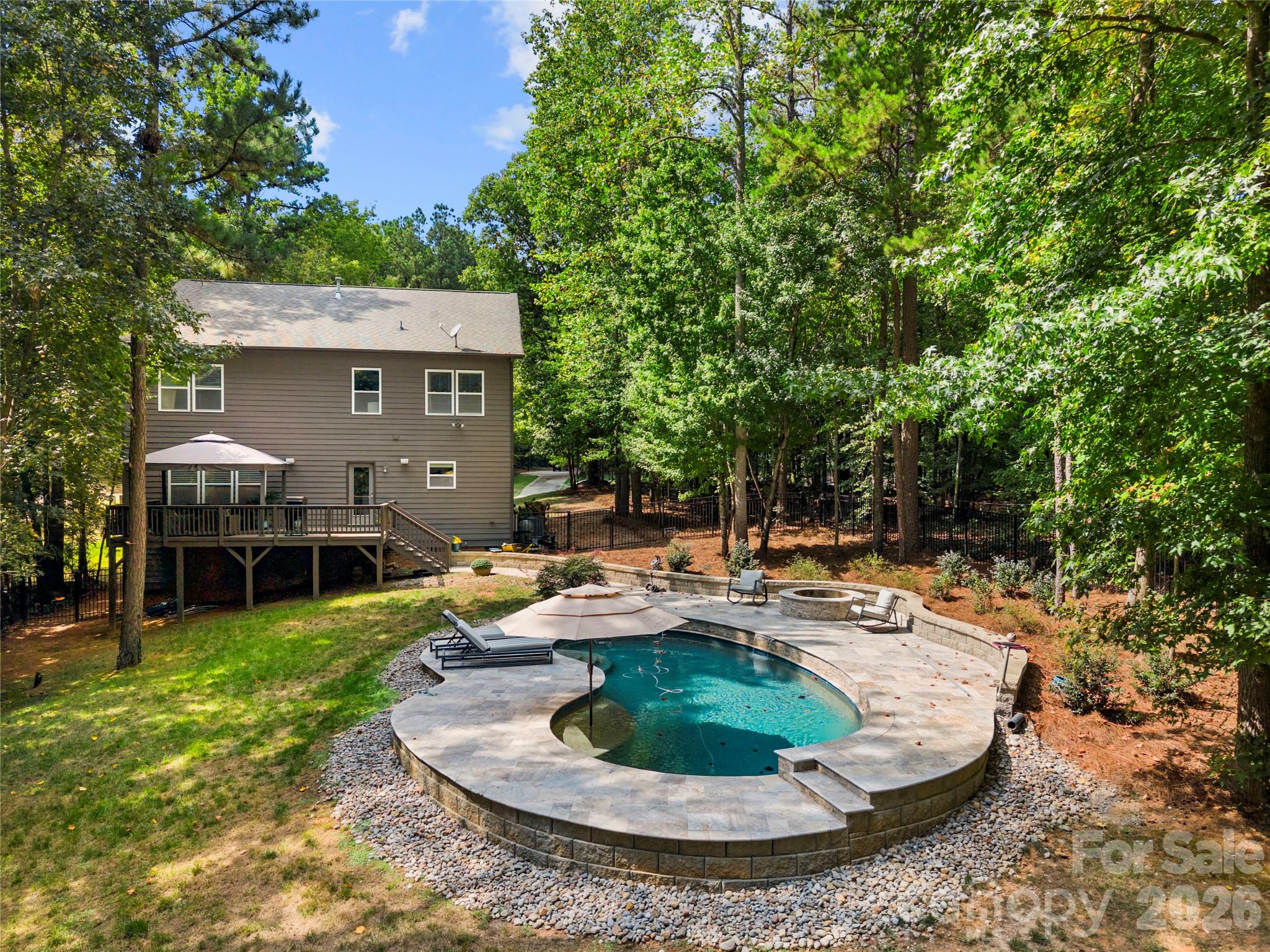 Single Family Residence at 1324 Huntcliff Drive, Waxhaw, photo 44 of 47