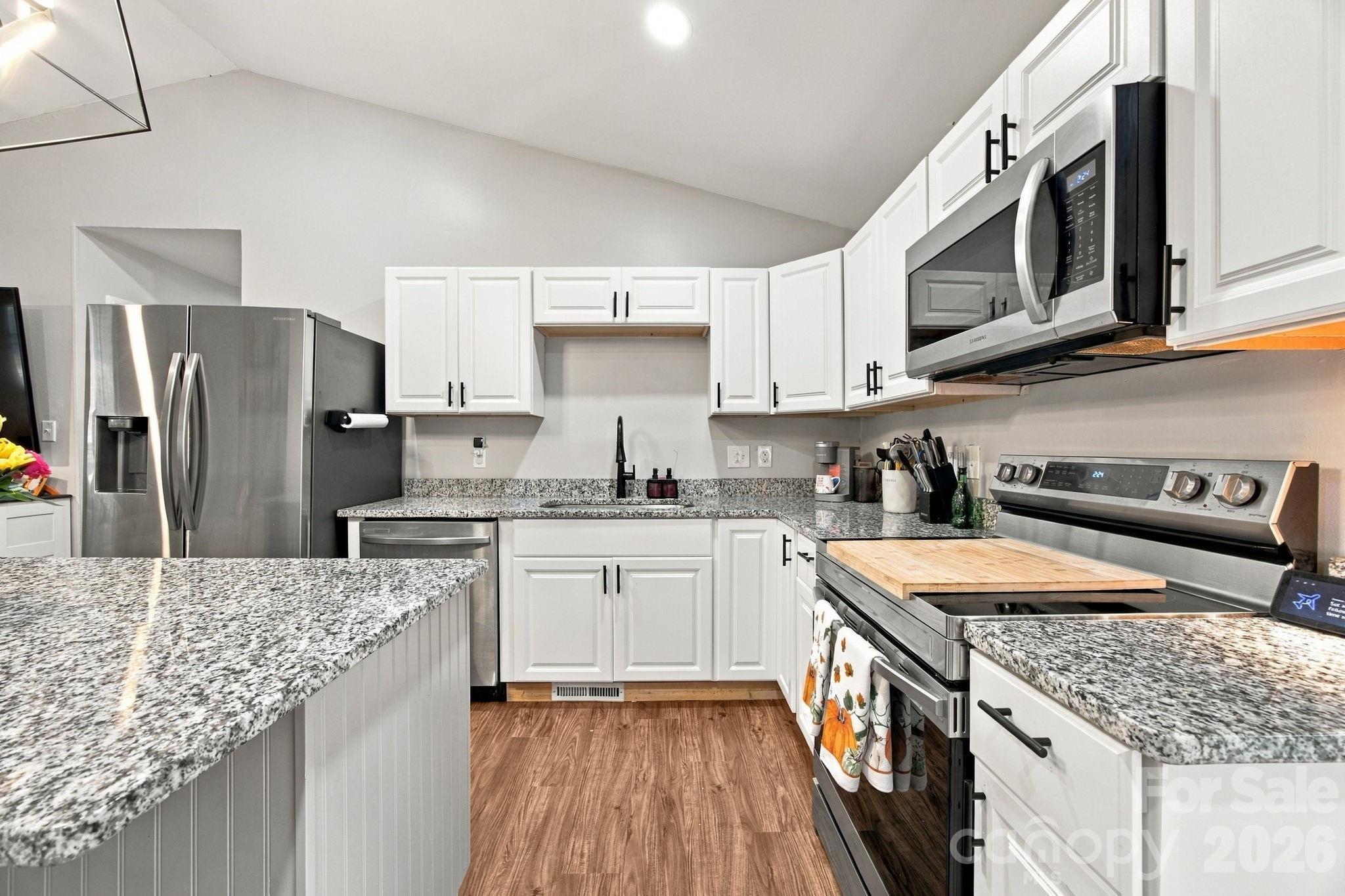 Single Family Residence at 7201 Lancashire Drive, Mint Hill, photo 8 of 19