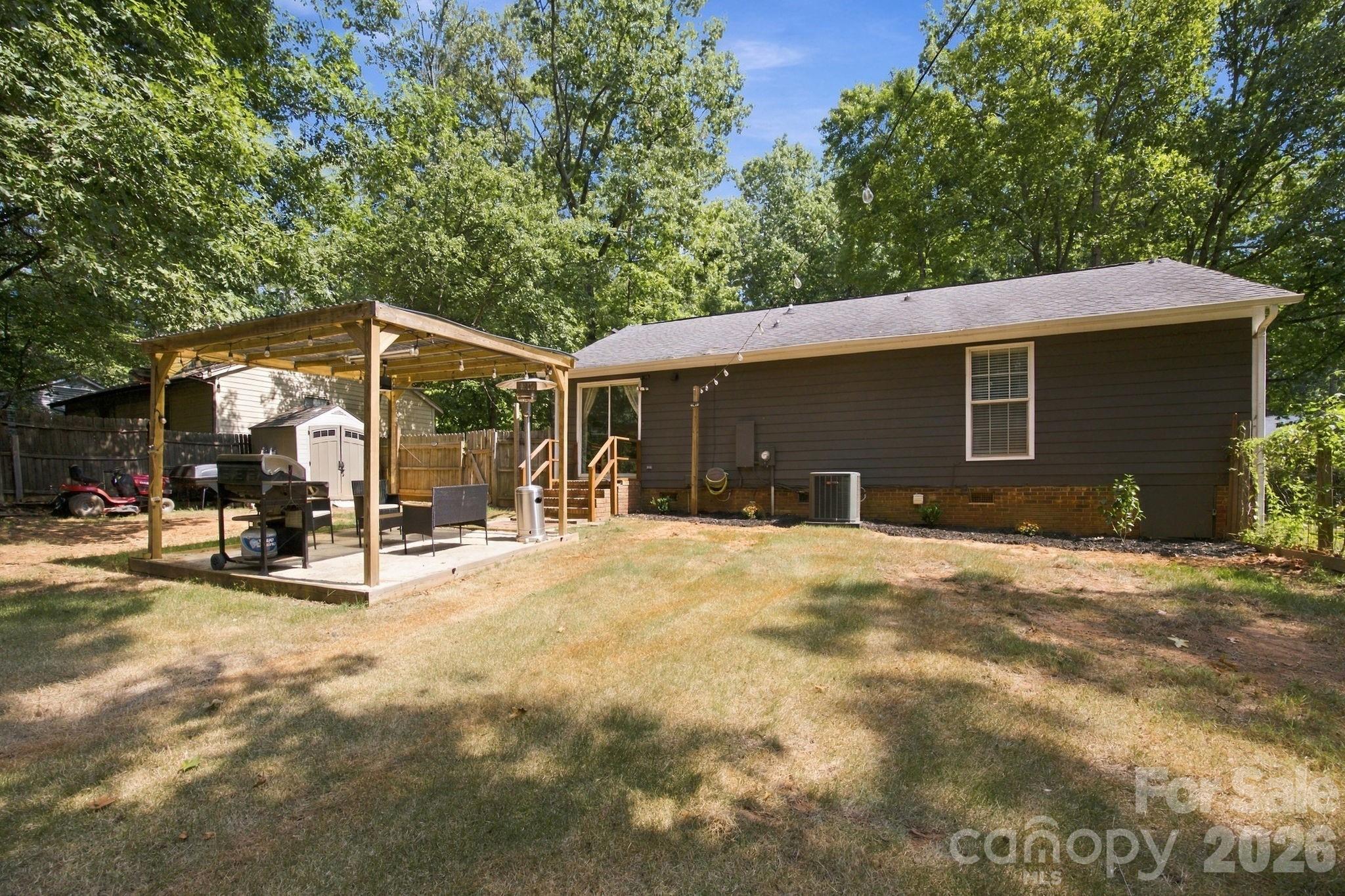 Single Family Residence at 7201 Lancashire Drive, Mint Hill, photo 18 of 19