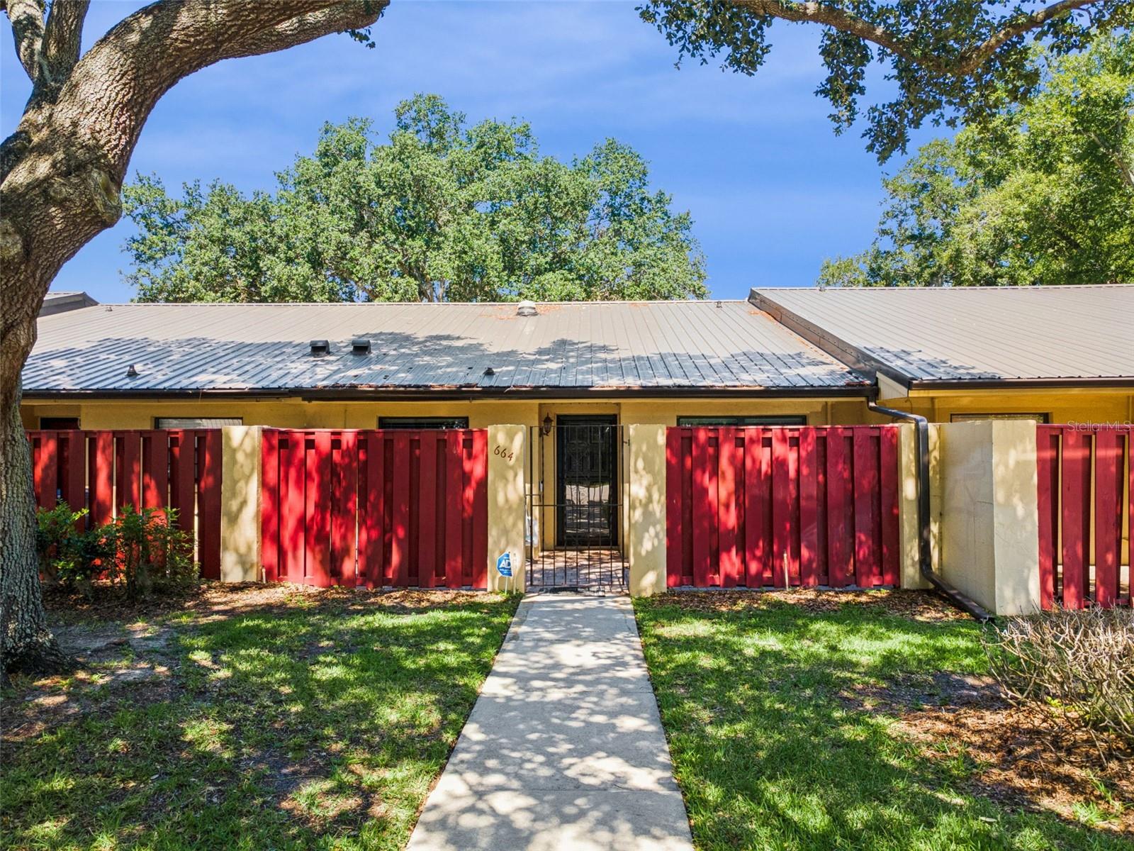 664 CLUBHOUSE RD