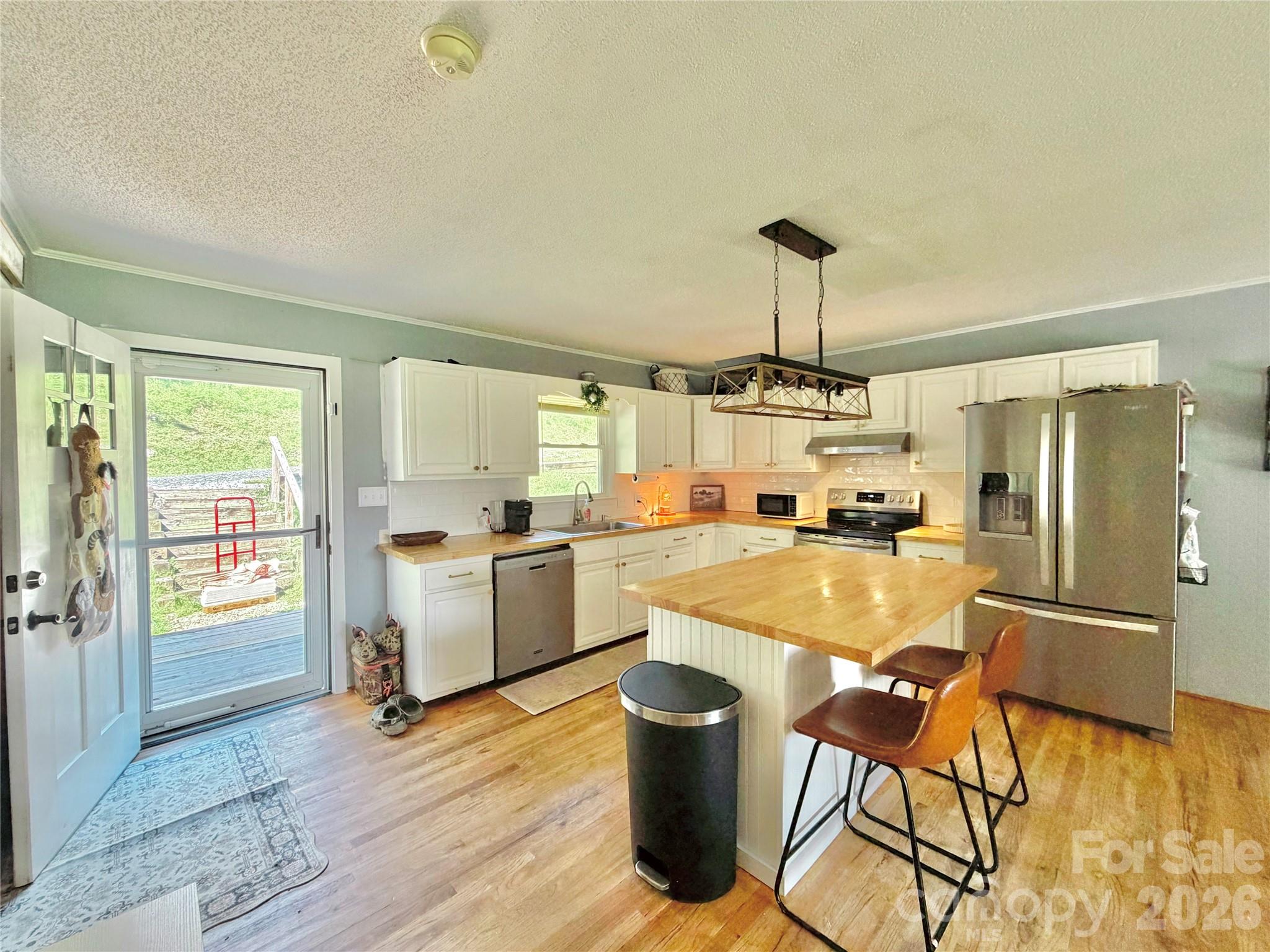 Single Family Residence at 390 Hickory Hill Drive, Spruce Pine, photo 2 of 21