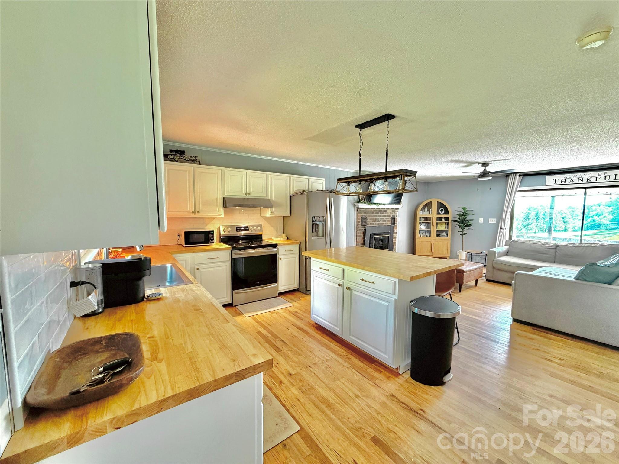 Single Family Residence at 390 Hickory Hill Drive, Spruce Pine, photo 7 of 21