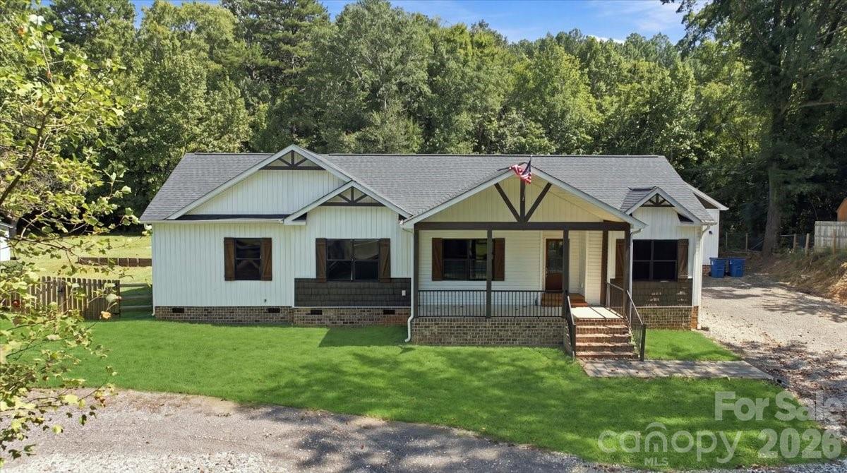 Single Family Residence at 2481 Shelton Avenue, Statesville, photo 2 of 44